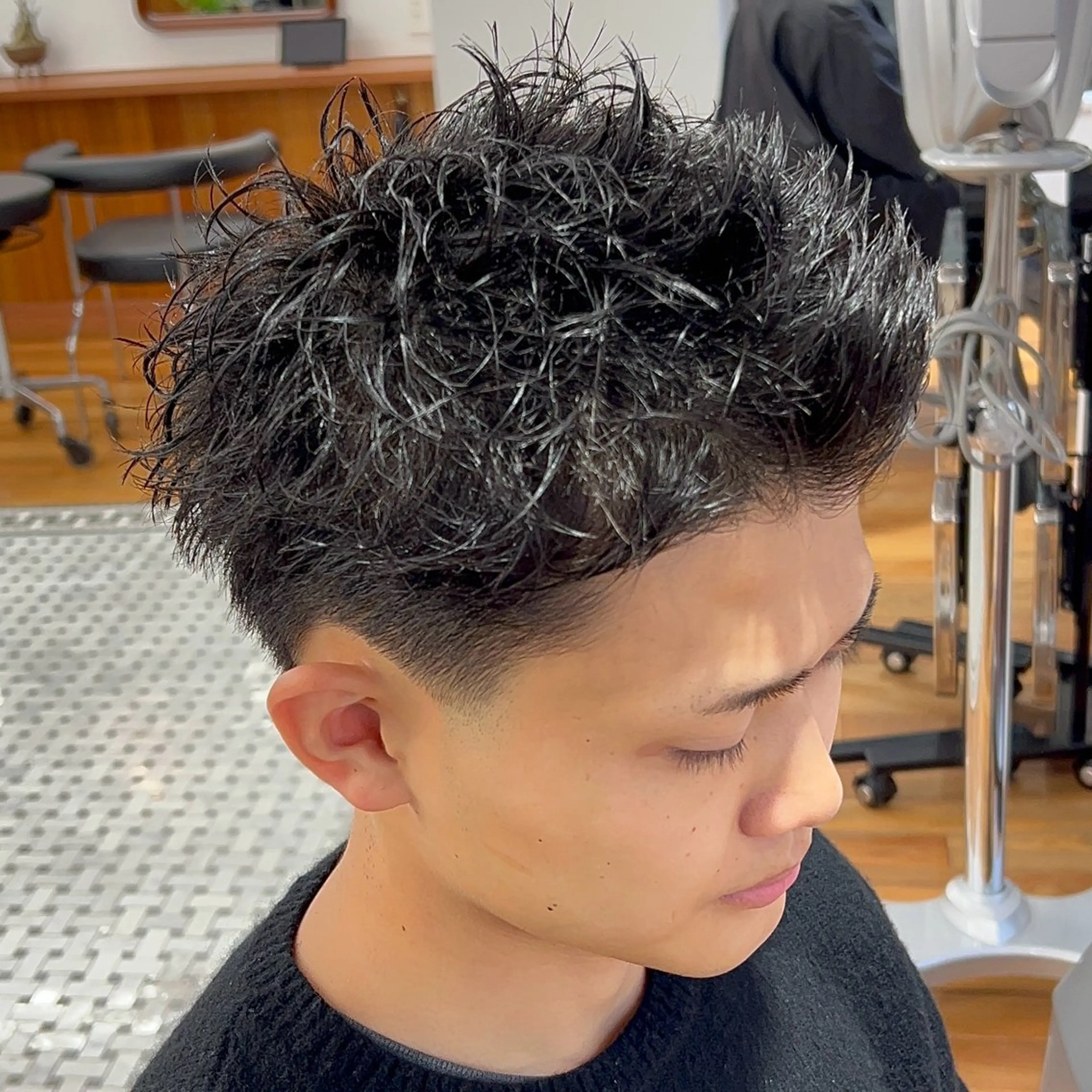 ショート メンズ フェードカット スパイキーショート ショートヘア カット メンズカット✂️ スキンフェード伊藤陸のヘアスタイル