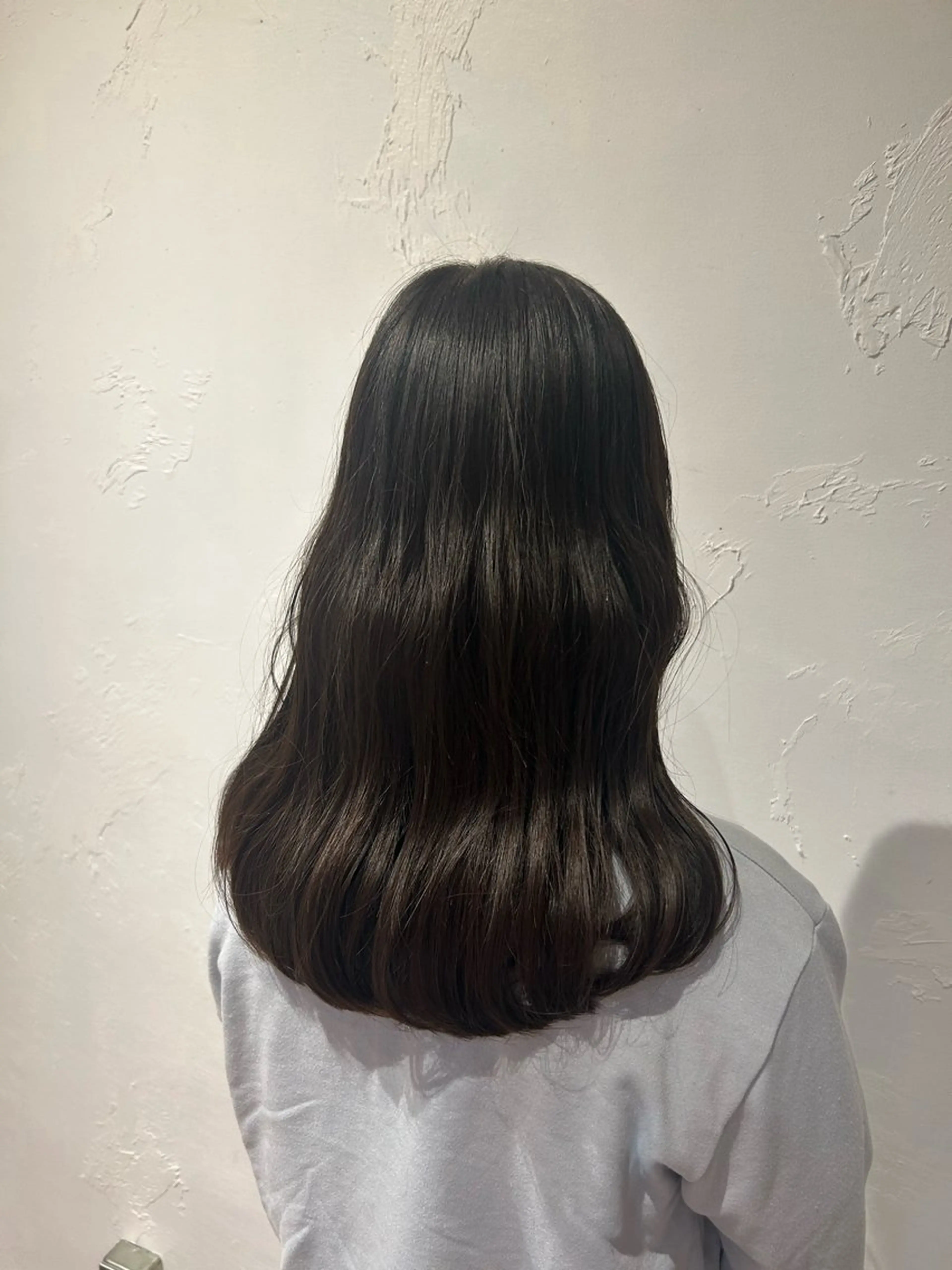 ミディアム 成田 智彩のヘアスタイル