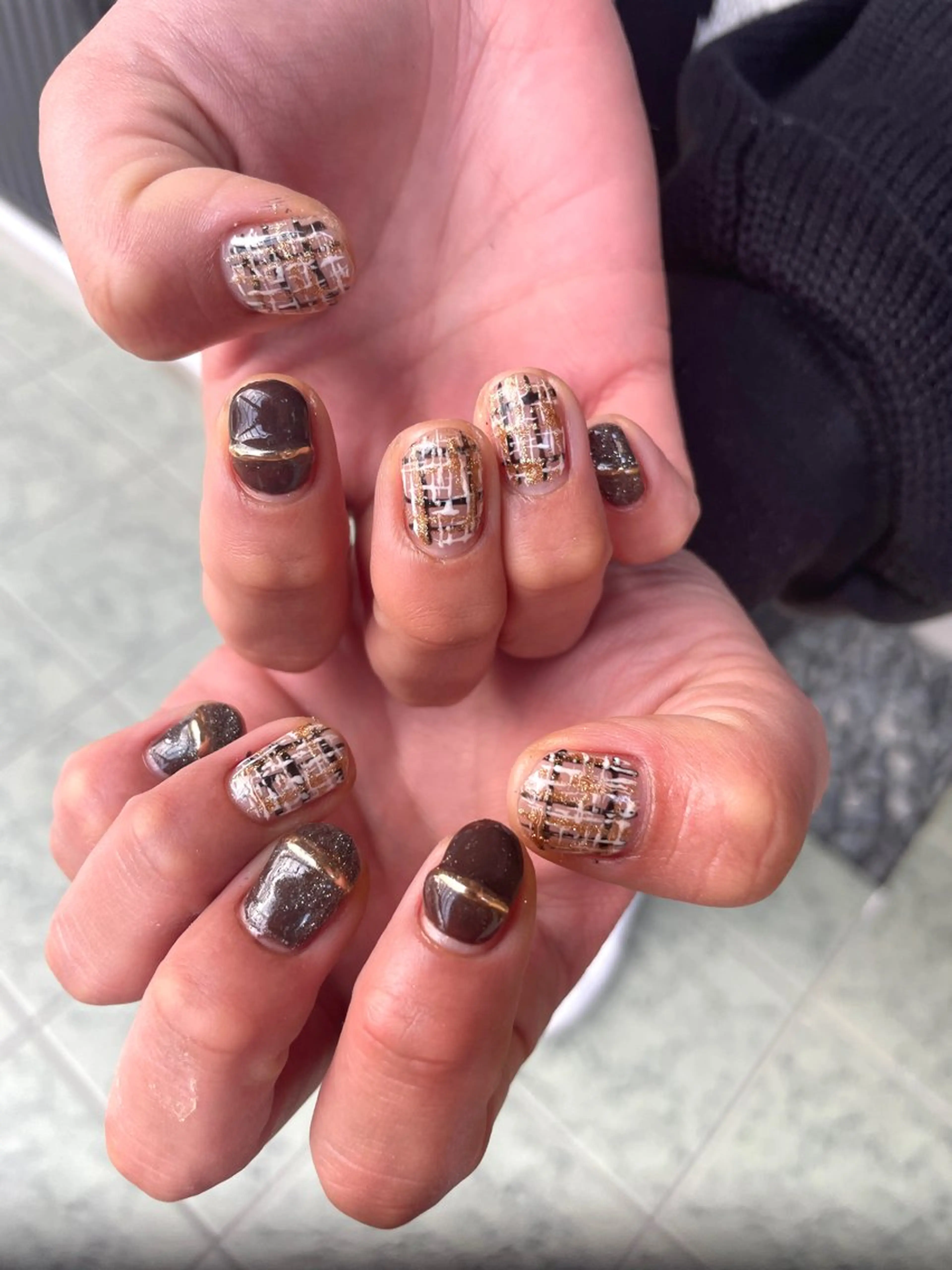 ネイル ブラウン フラッシュネイル ショートネイル ツイードネイル 冬ネイル nailroom.. shikiのネイルデザイン