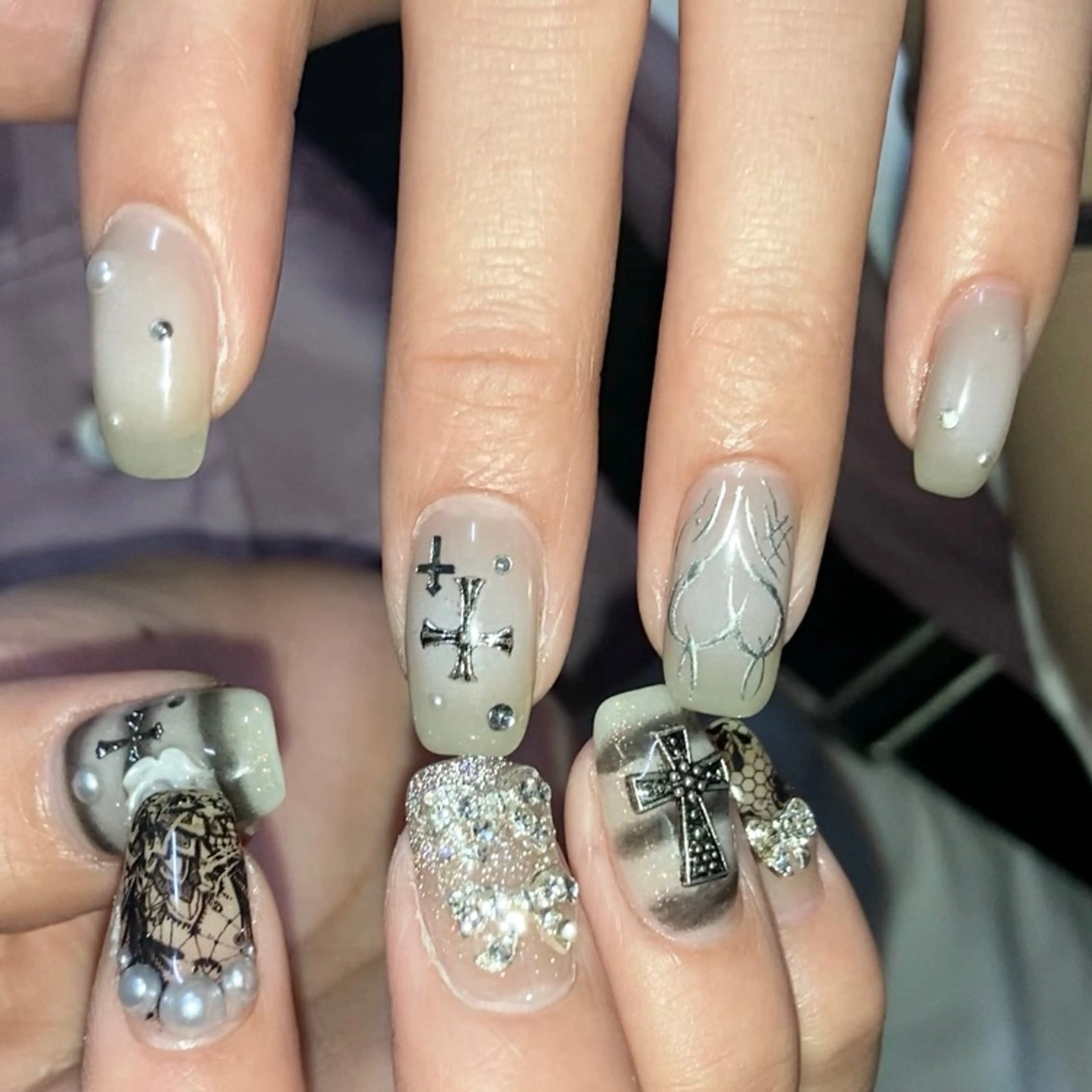 ネイル ハンドネイル フットネイル kana/モード ・グランジ⛓🎼のネイルデザイン