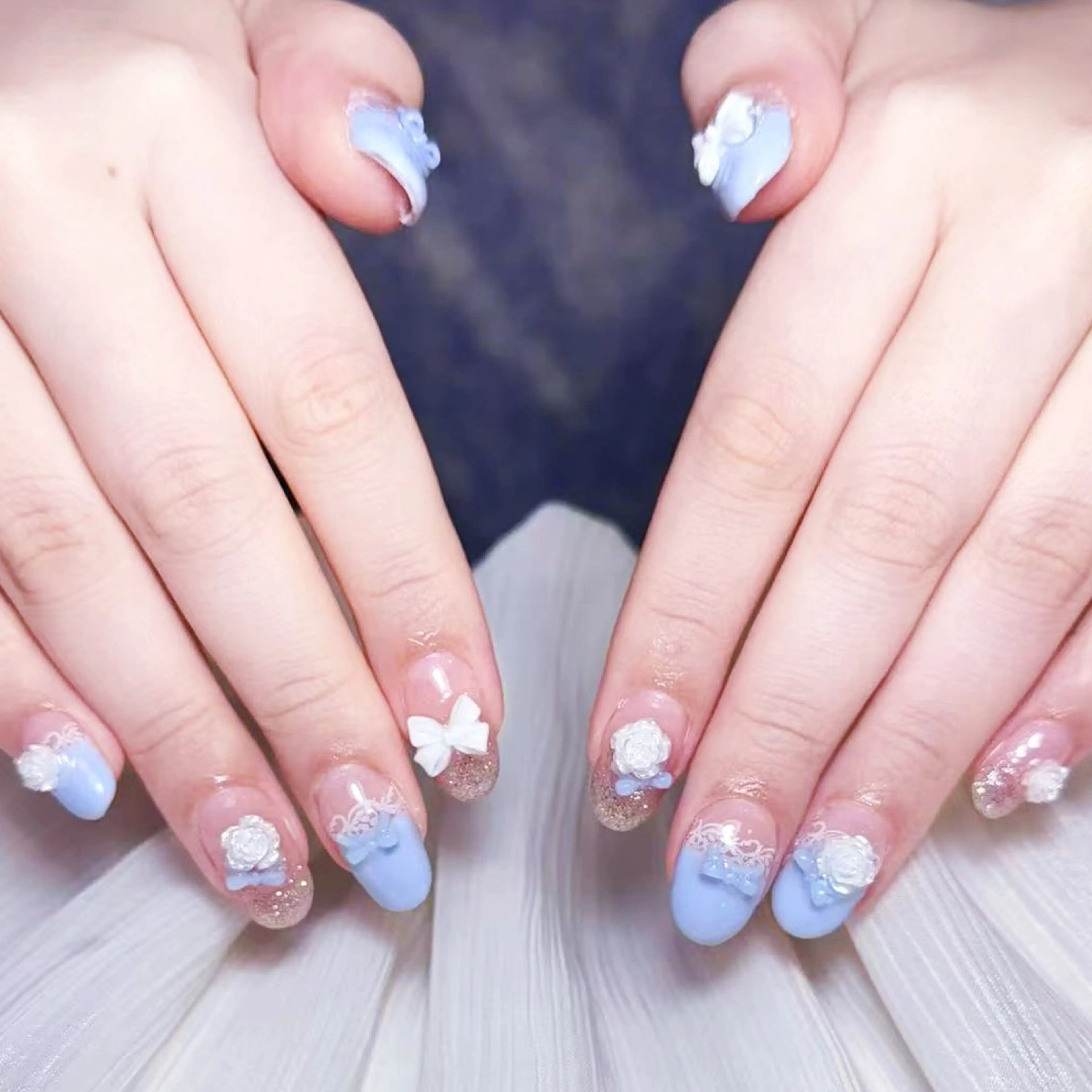 ネイル アートネイル オーロラネイル ガーリー キラキラネイル 韓国ネイル ハンドネイル yu ri 🌹のネイルデザイン