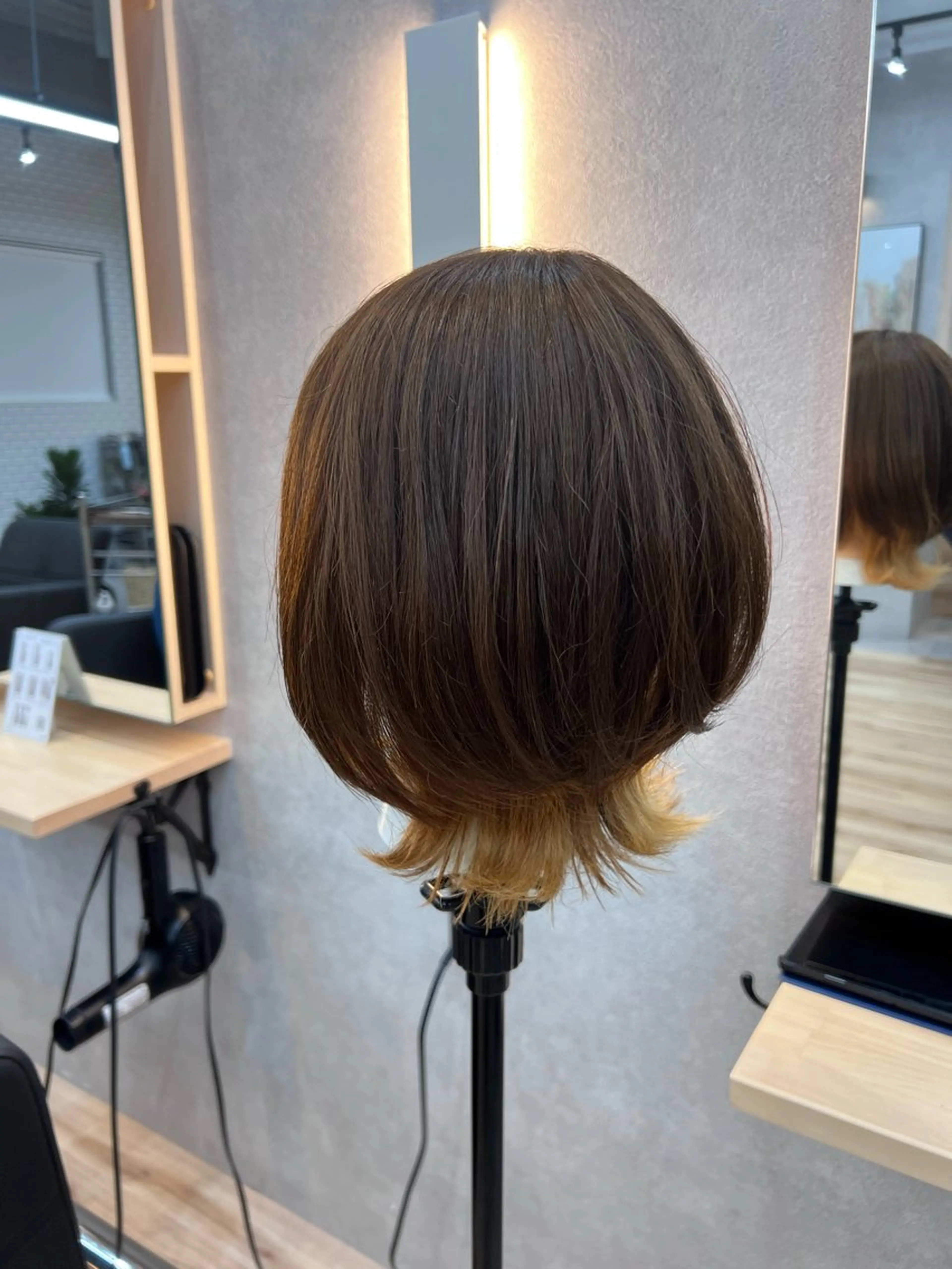 ミディアム ウルフカット カット ヘアカラー トリートメント Aguhair milo森山知幸のヘアスタイル