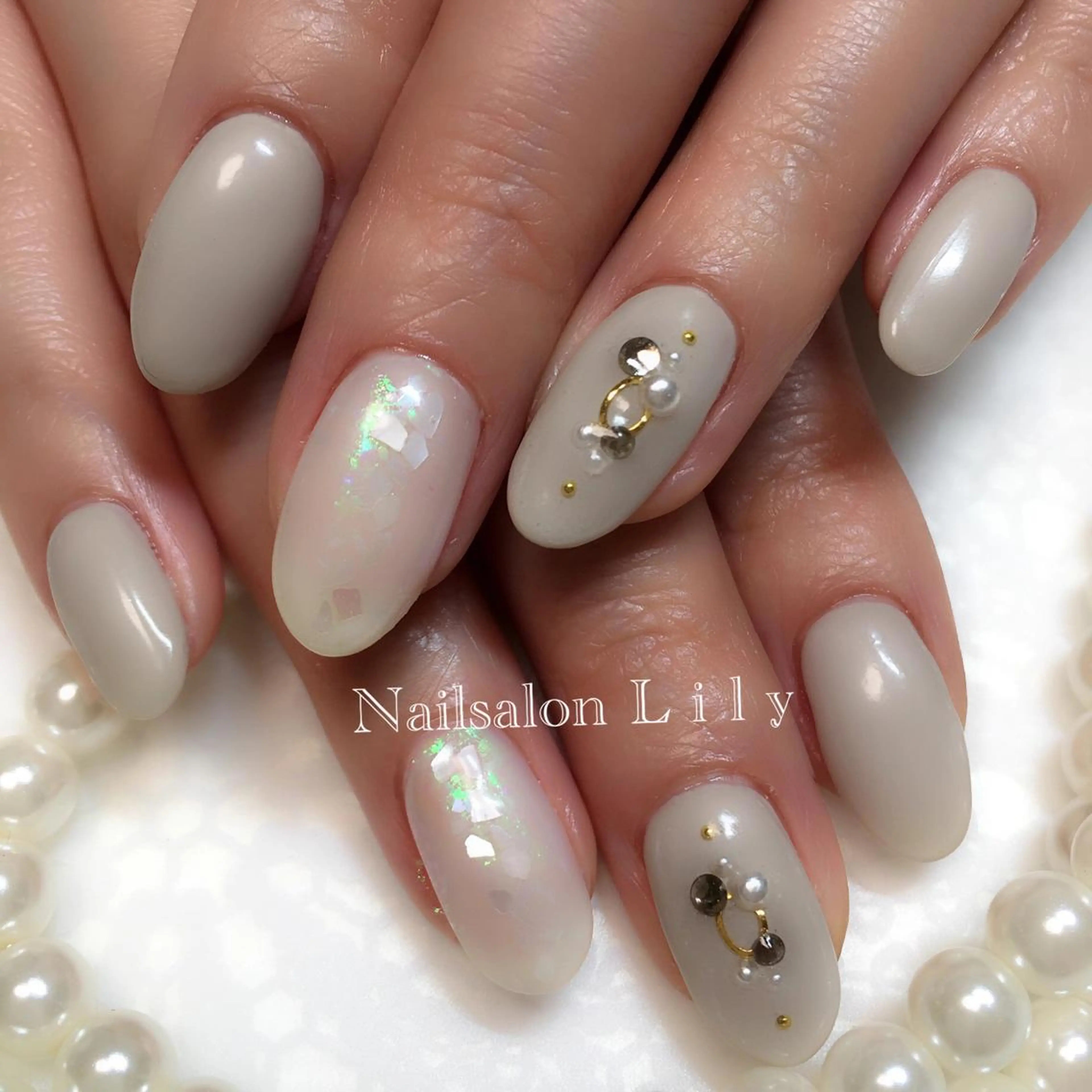 ネイル オーロラネイル キラキラネイル ミラーネイル Nailsalon Lilyのネイルデザイン