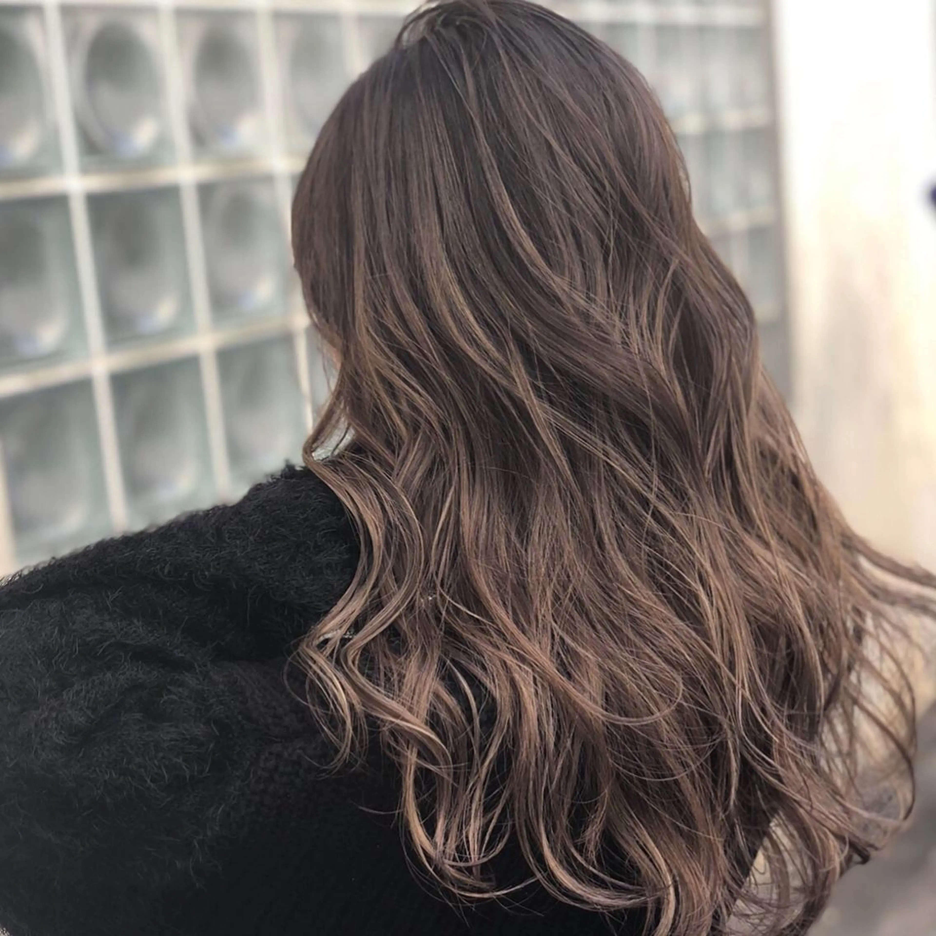 ロング カラー 透明感カラー ハイライトカラー 外国人風カラー ハイライト 大石 陽菜のヘアスタイル