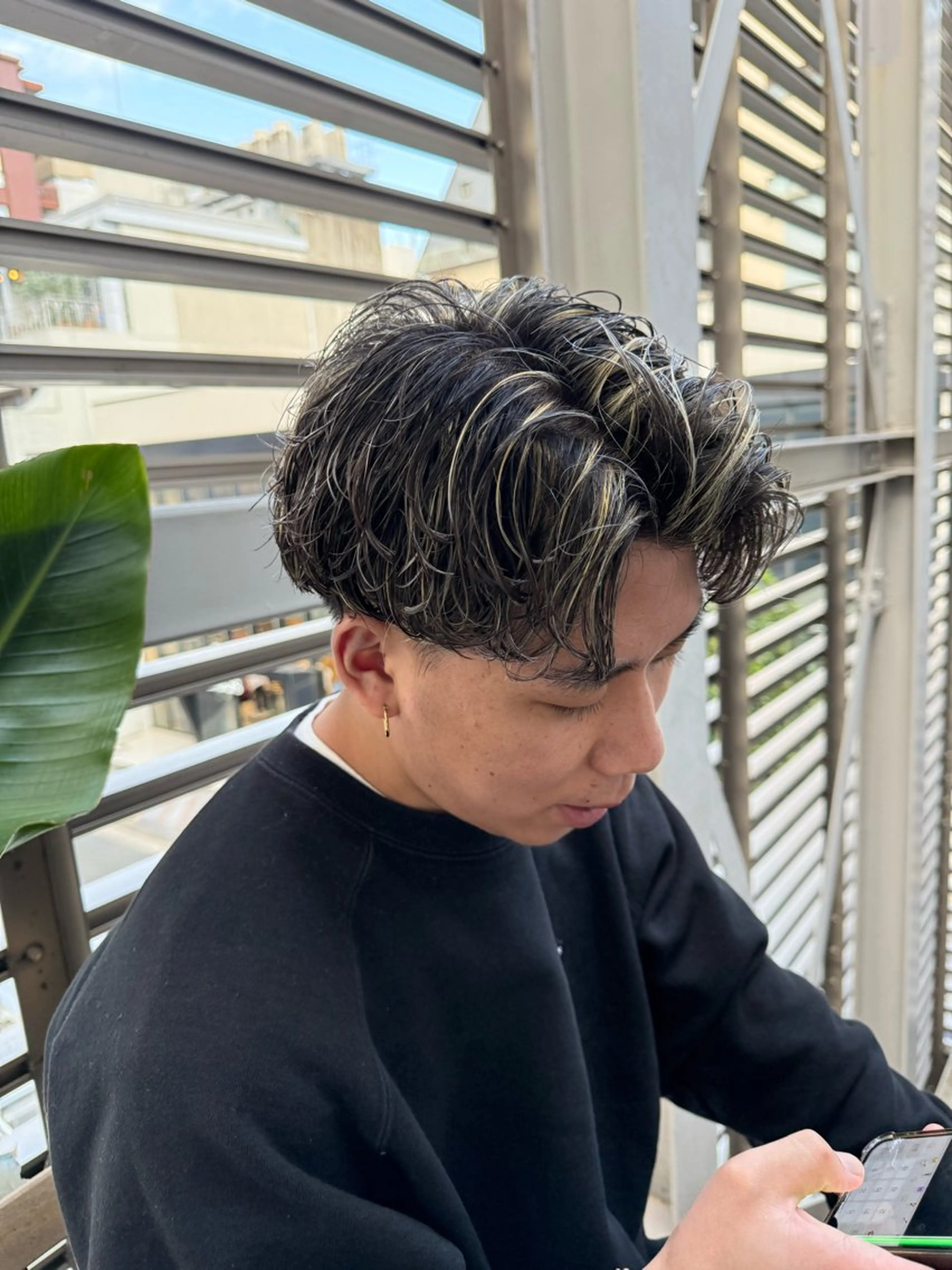 メンズ メンズハイライト メンズパーマ OPS  HAIR feliz所属・床島 孝汰のヘアスタイル
