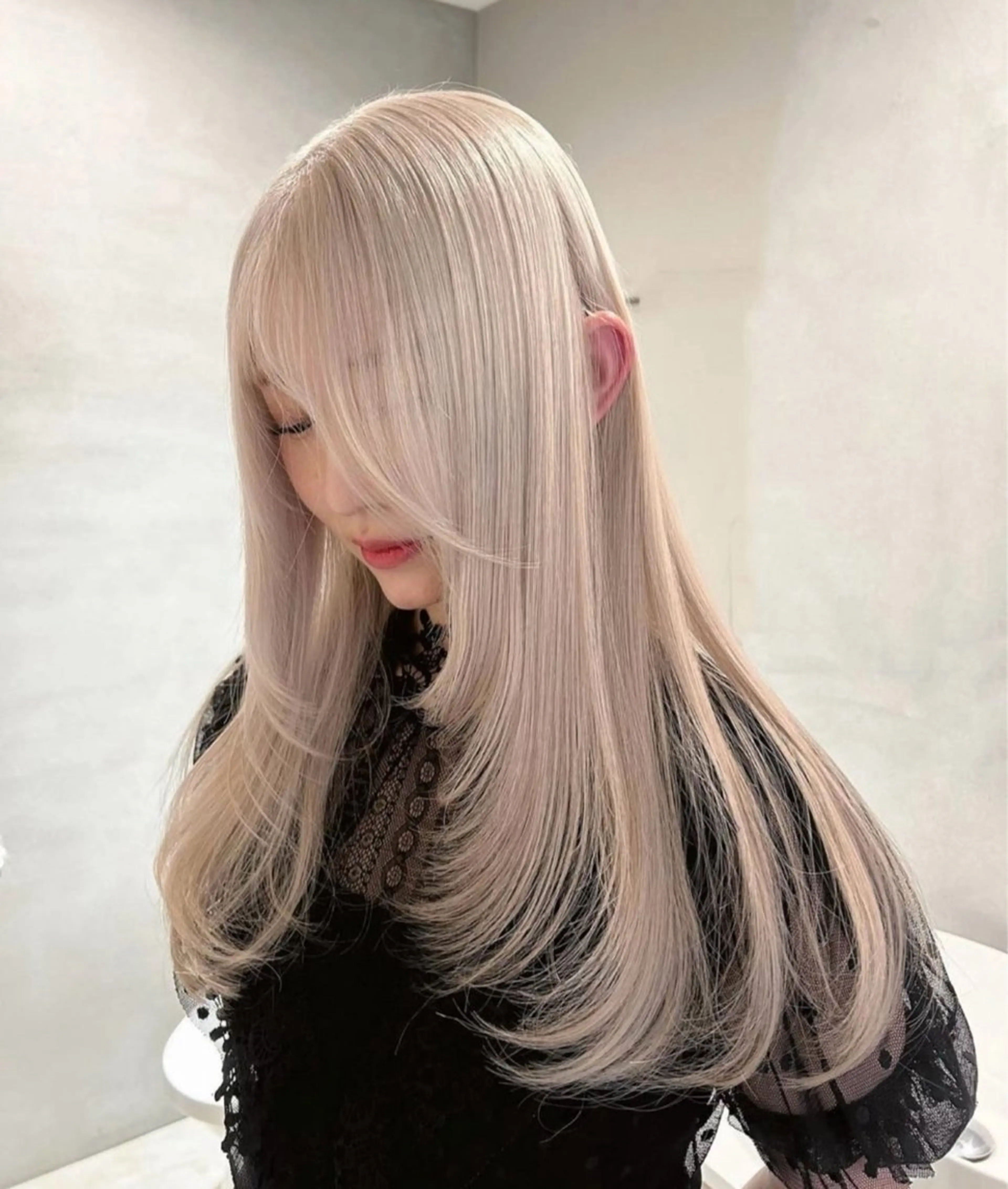 ロング カラー PELE アネックス梅田茶屋町店所属・PELE ハイトーン RIMUのヘアスタイル