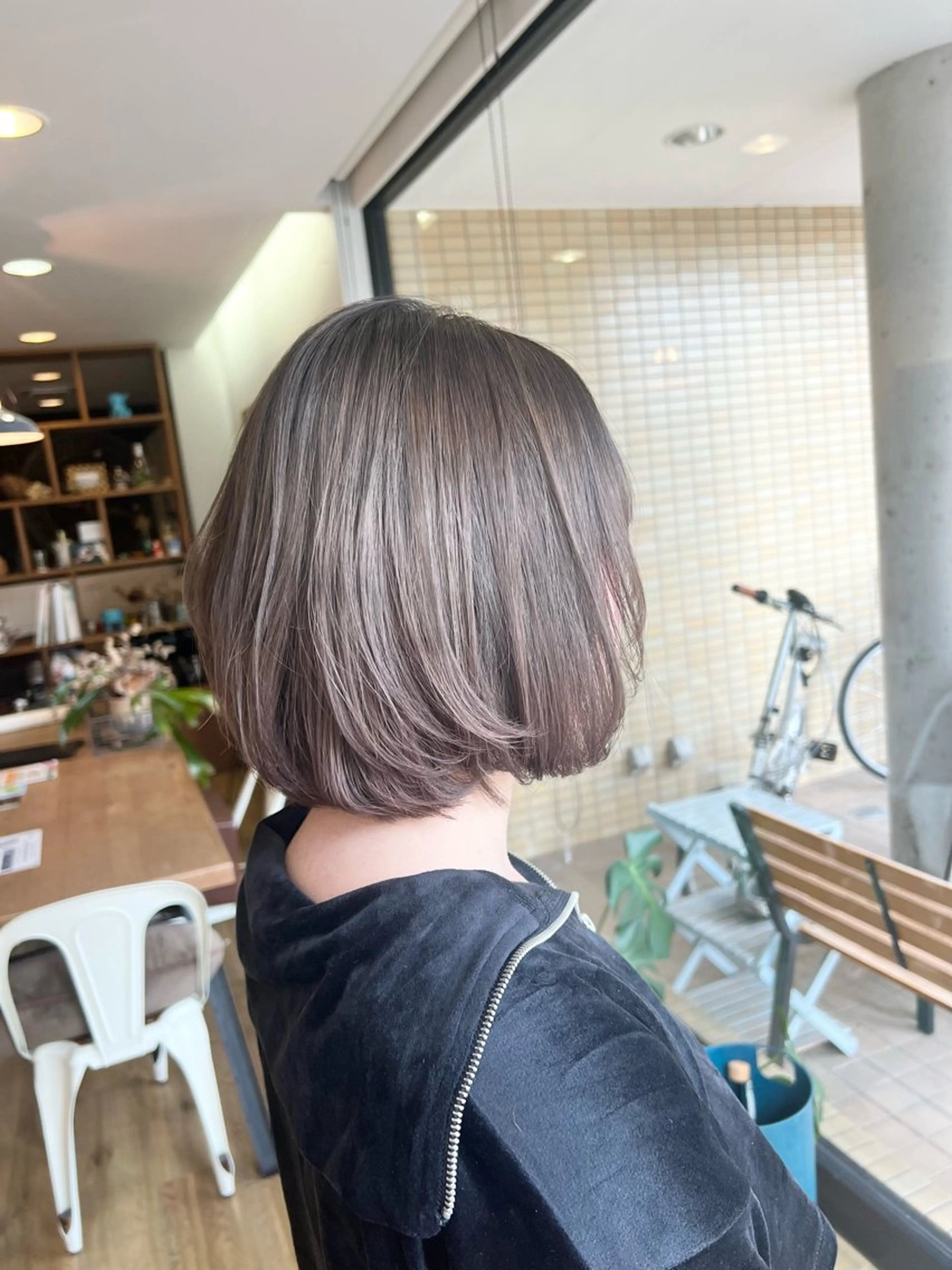 ショート カラー ブリーチ ブラウンカラー 透明感カラー ナチュラルブラウン ヘアカラー トリートメント 堀 望美のヘアスタイル