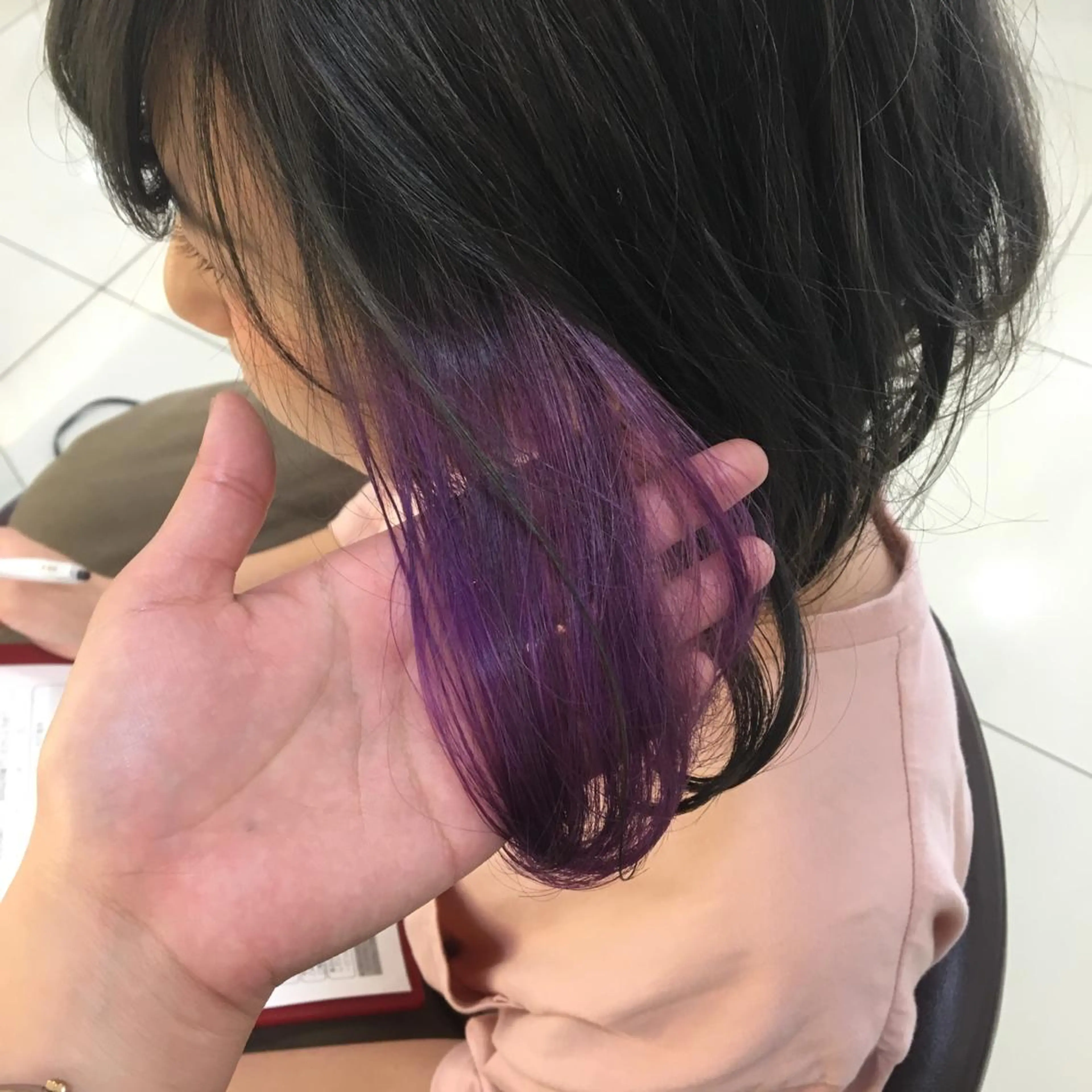 ミディアム カラー パープルカラー ヘアケア・頭皮ケア デザインカラー/中田のヘアスタイル