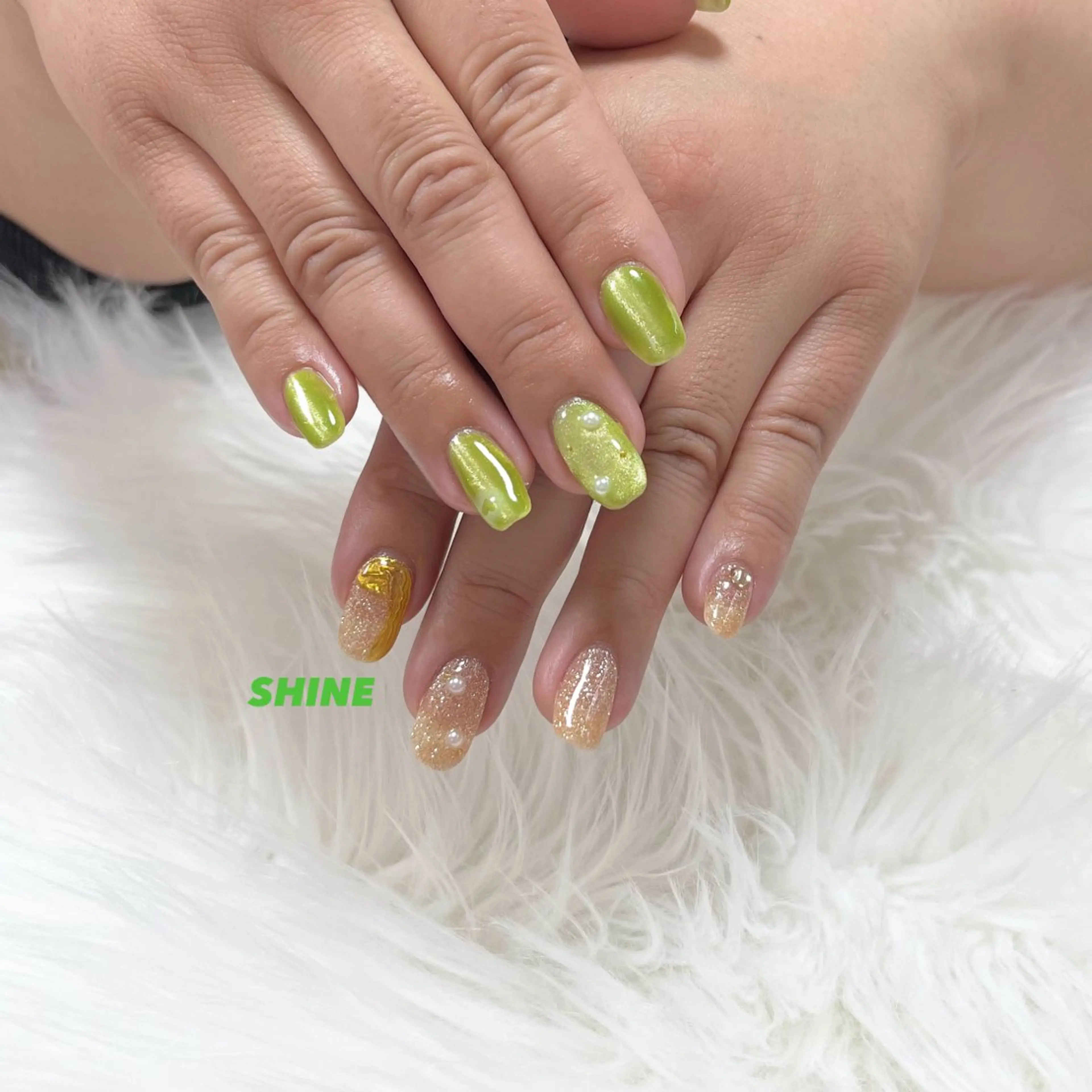 ネイル フラッシュネイル マグネットネイル ミラーネイル ストーンネイル ハンドネイル SHINE nail salonのネイルデザイン