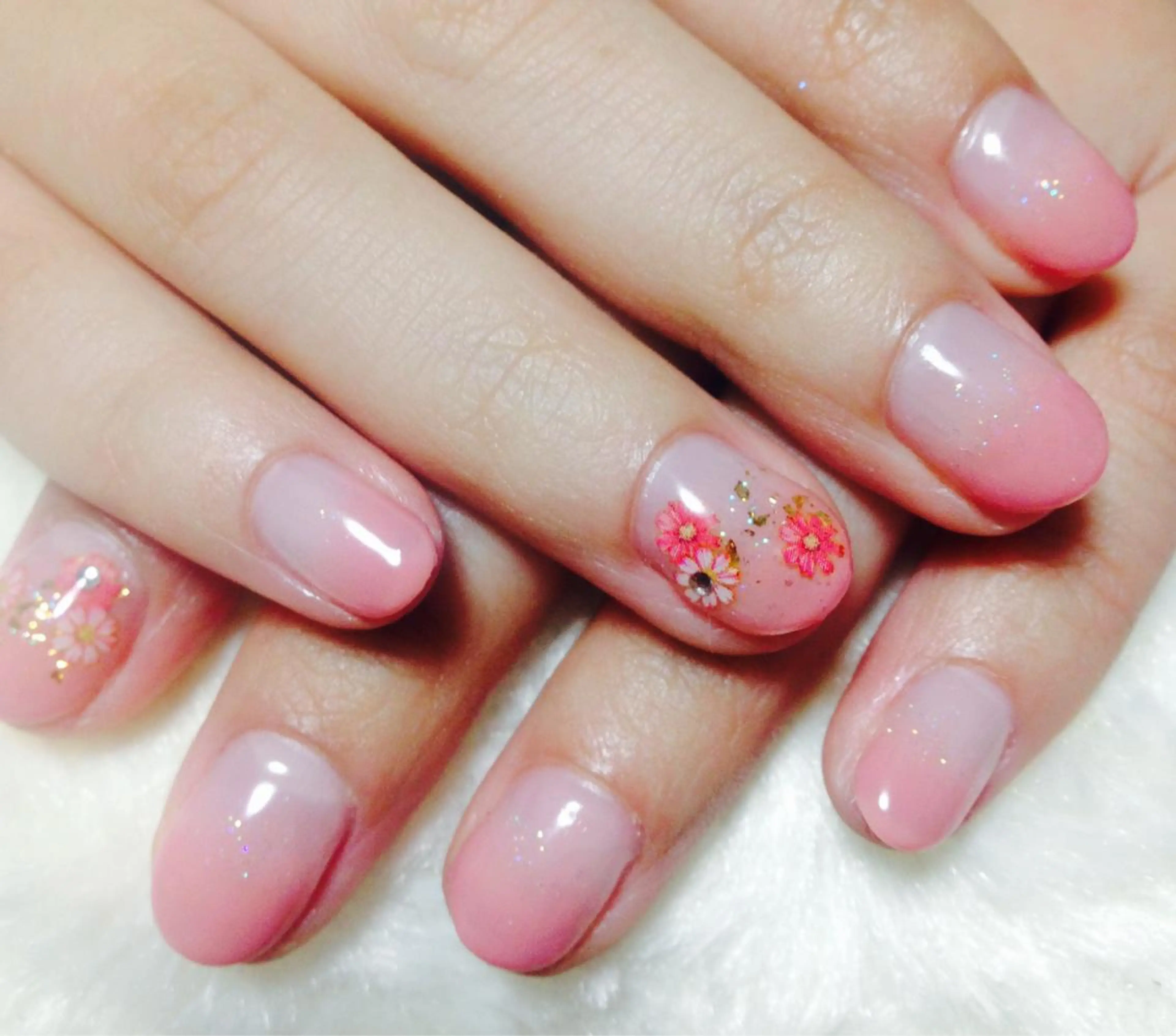 ネイル 成人式 シンプルネイル ハンドネイル リラネイル所属・福田 美代子のネイルデザイン