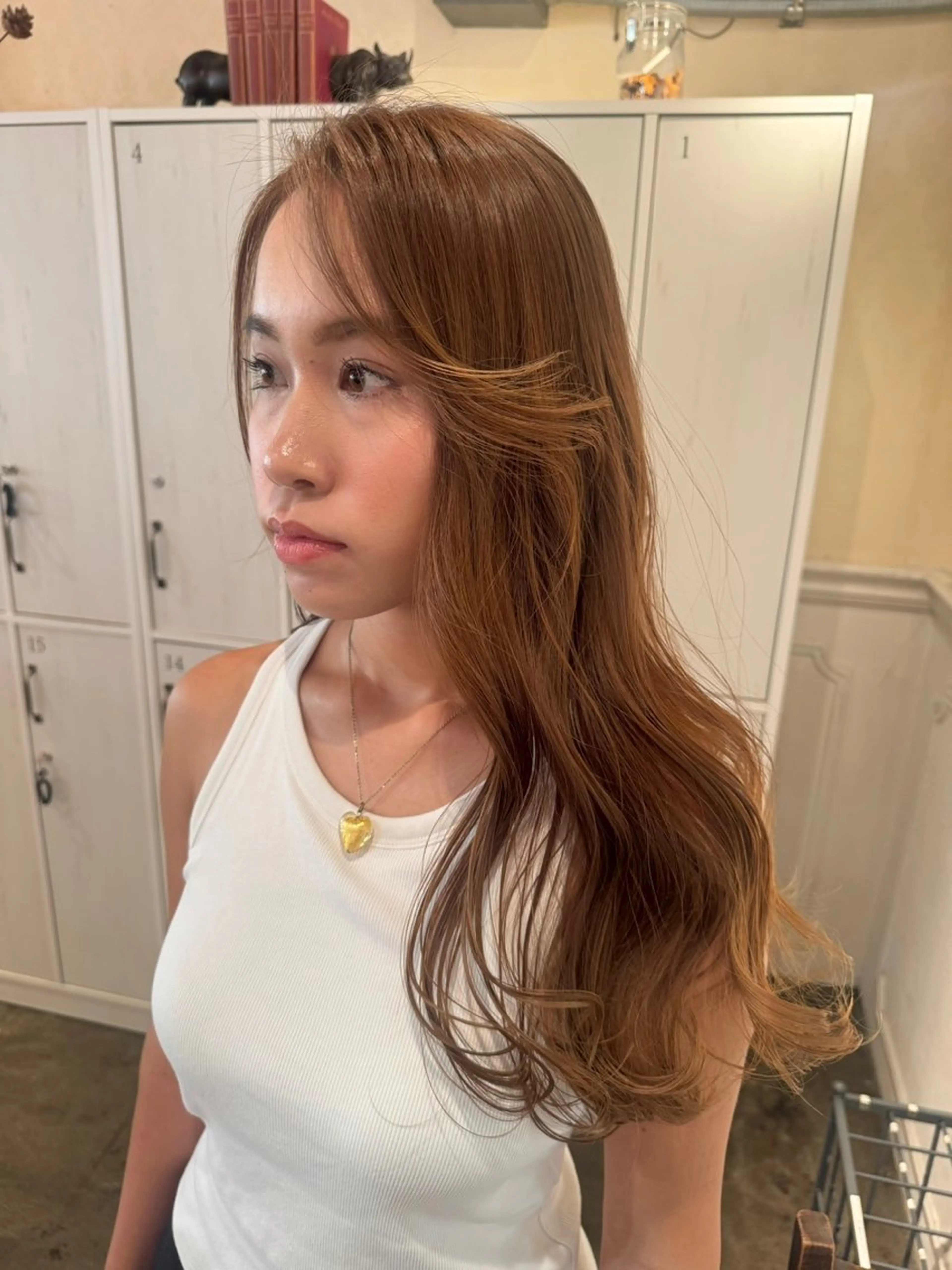 ロング 顔まわりレイヤー 顔周りカット レイヤーカット 小顔カット カット ヘアカラー トリートメント 銀座/ダブルカラー/ レイヤーカット/高梨のヘアスタイル