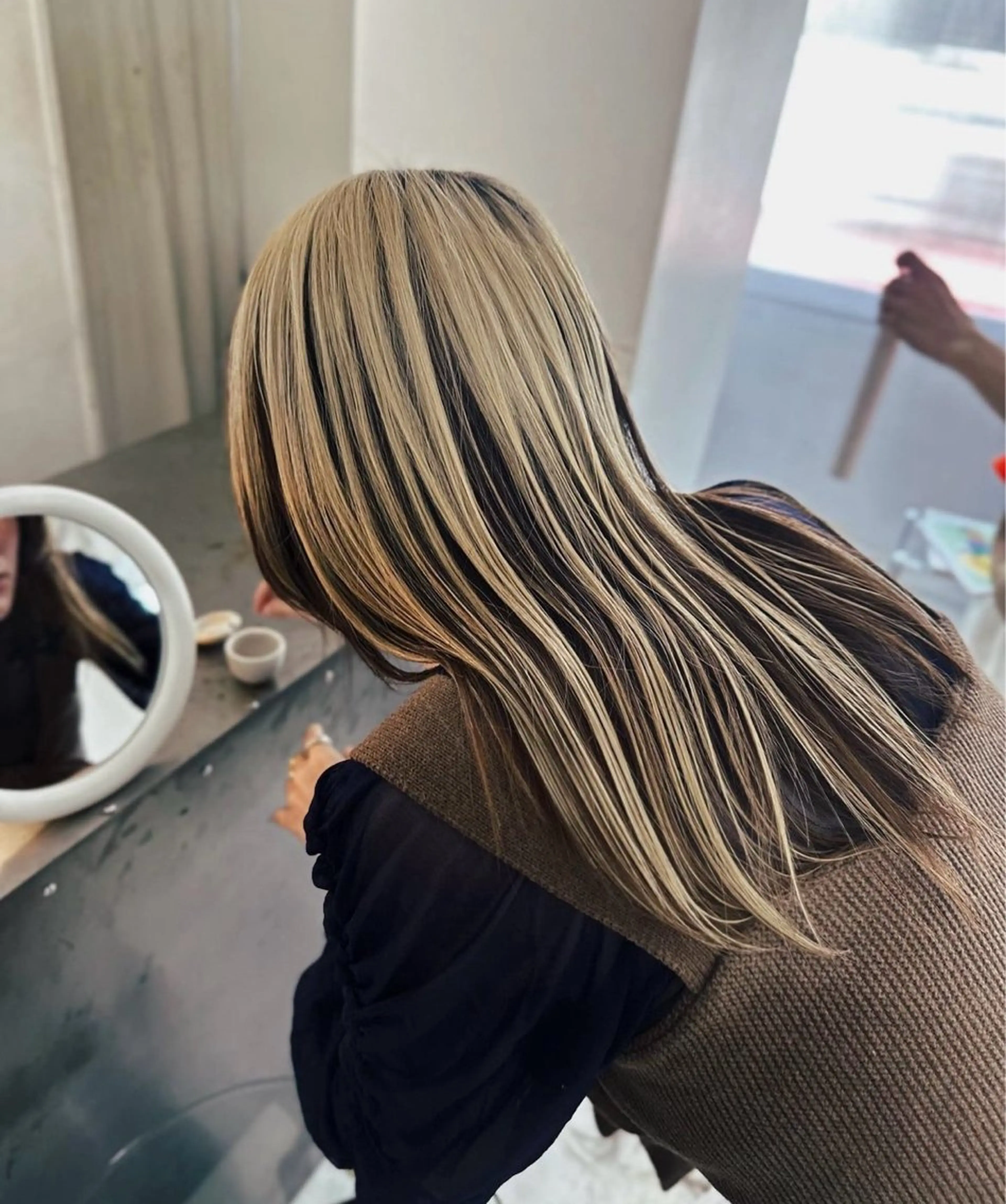 ロング カラー 束所属・毛流れセンターパート Sakiのヘアスタイル