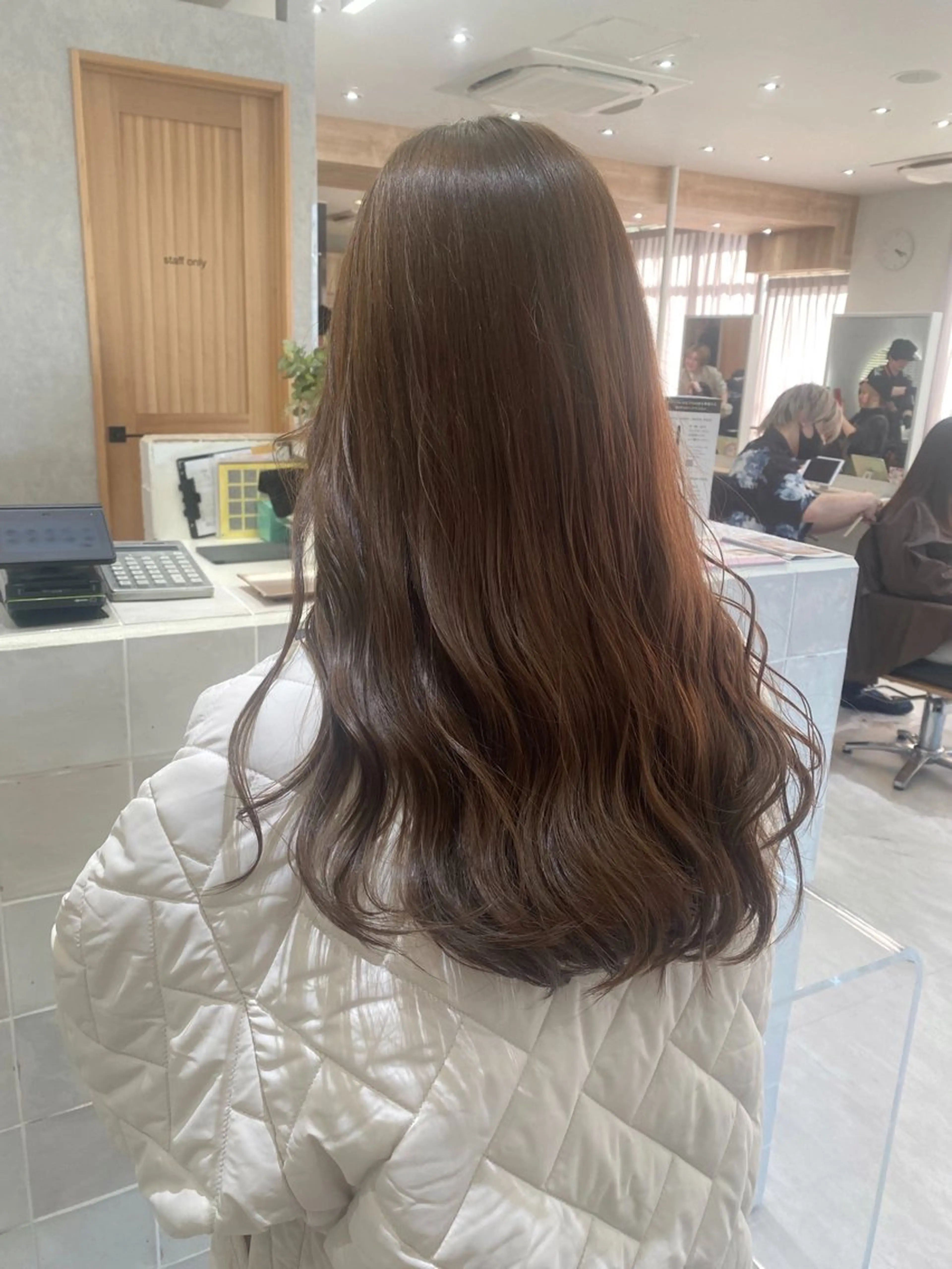 ロング カラー ベージュカラー ヘアカラー トリートメント 艶 透け感カラー 似合わせ 齊木 勇人のヘアスタイル