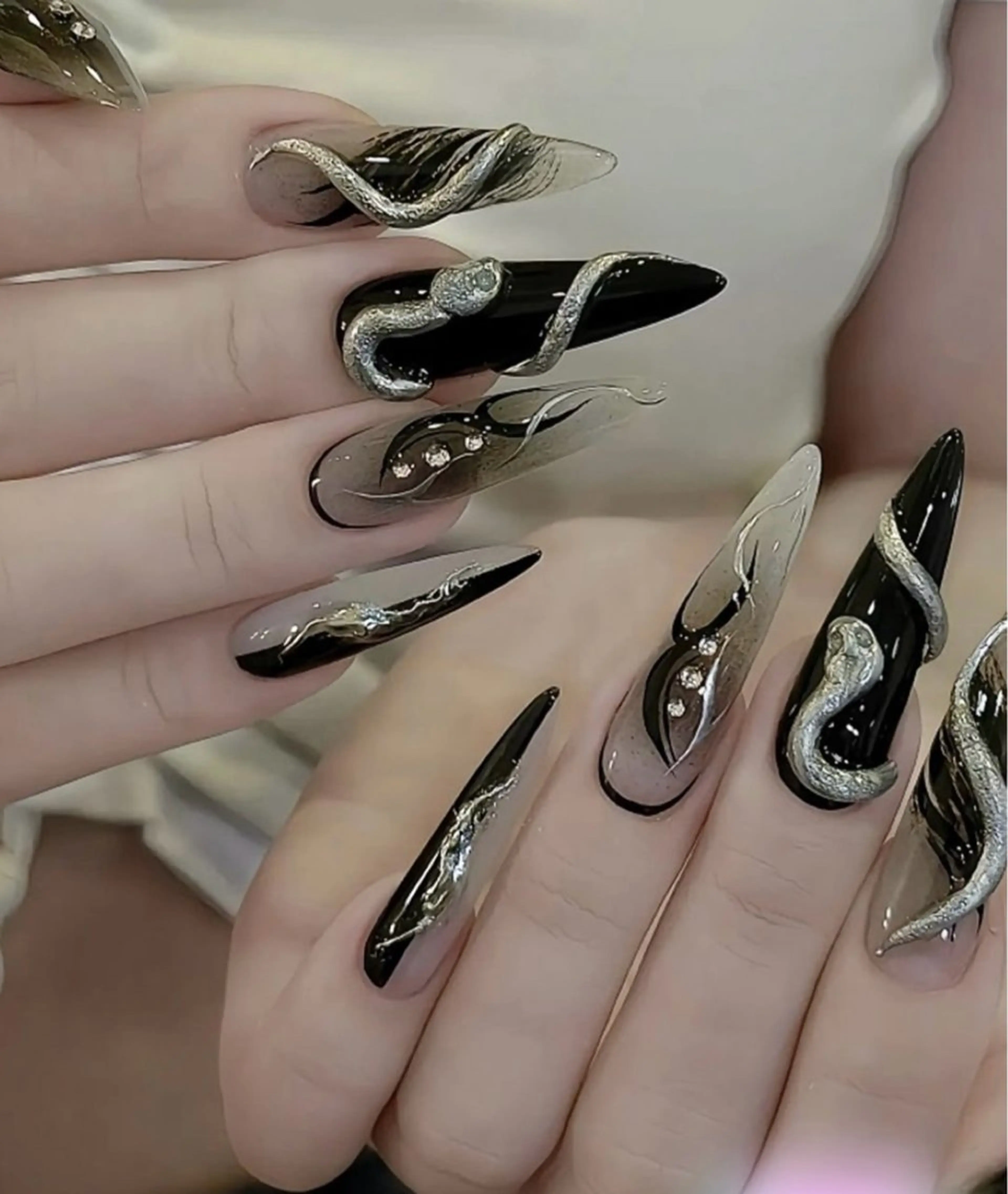 ネイル アートネイル 長さ出し フットネイル フレンチネイル ジェルネイル ハンドネイル フットネイル ハンドケア Kawaii Nail Salon所属・Kawaii-jp Tomisatoのネイルデザイン