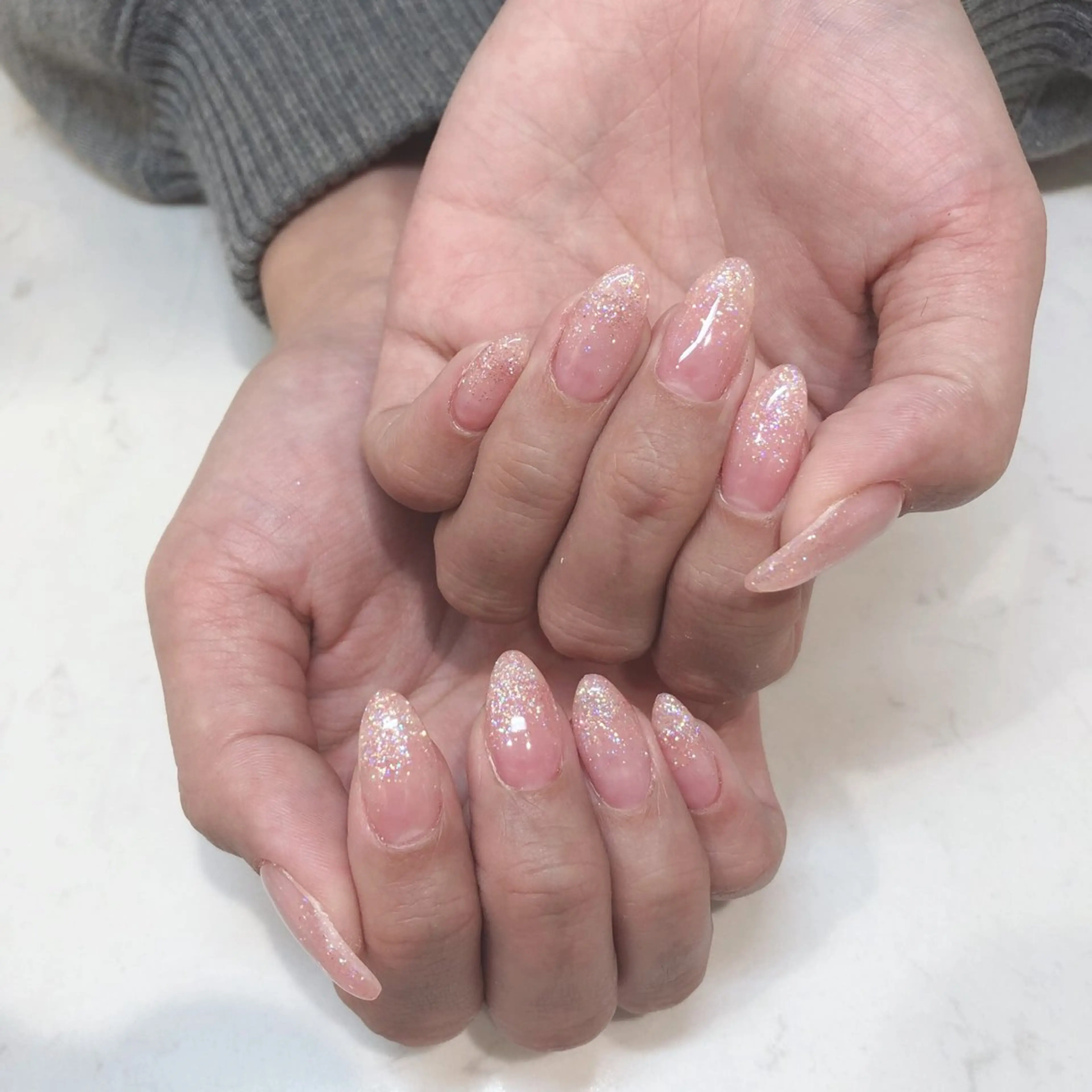 ネイル Raviy  新宿店所属・わたなべ あやかのネイルデザイン