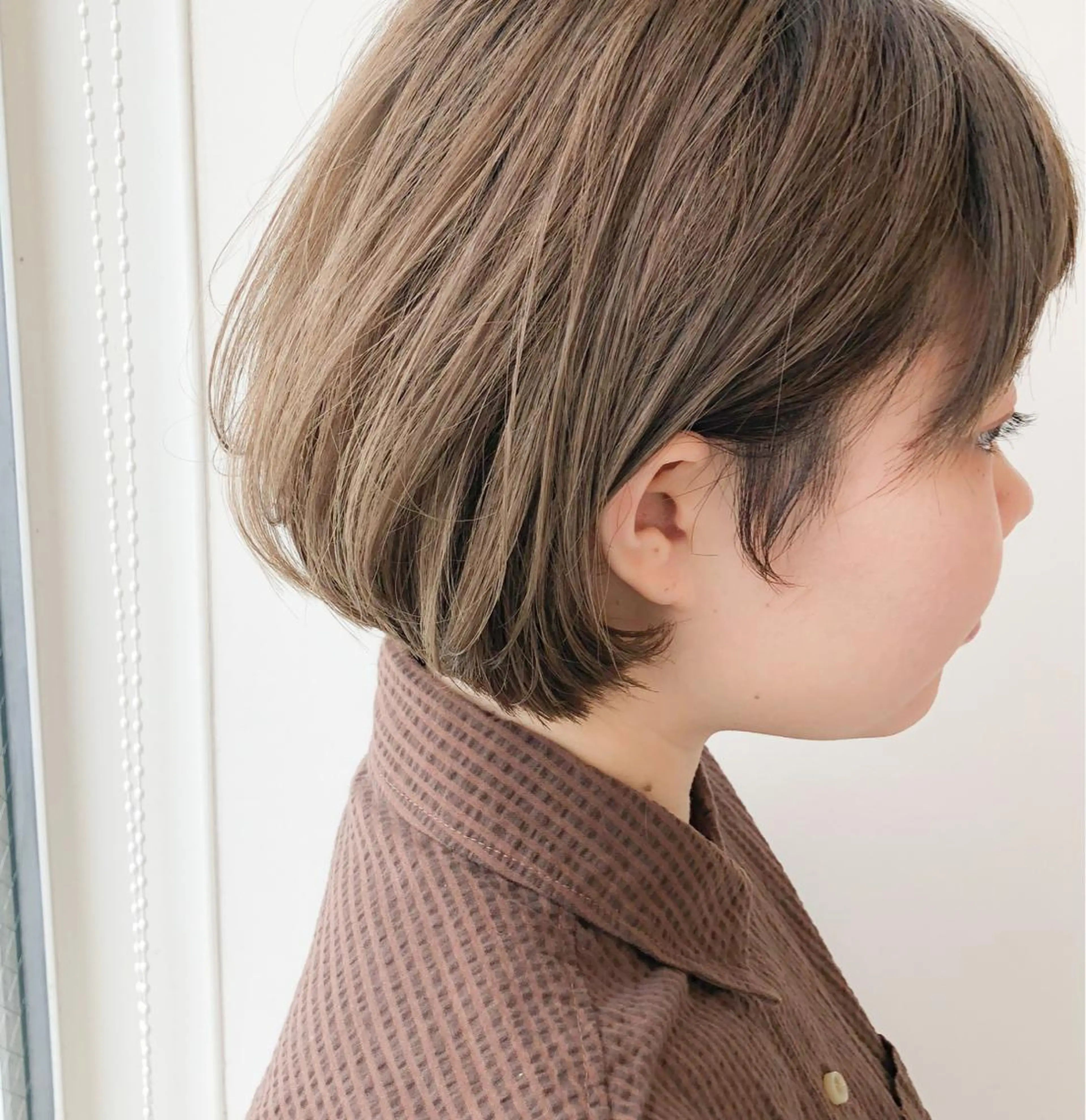 ショート カラー ネイル ボブ 中山 天地のヘアスタイル