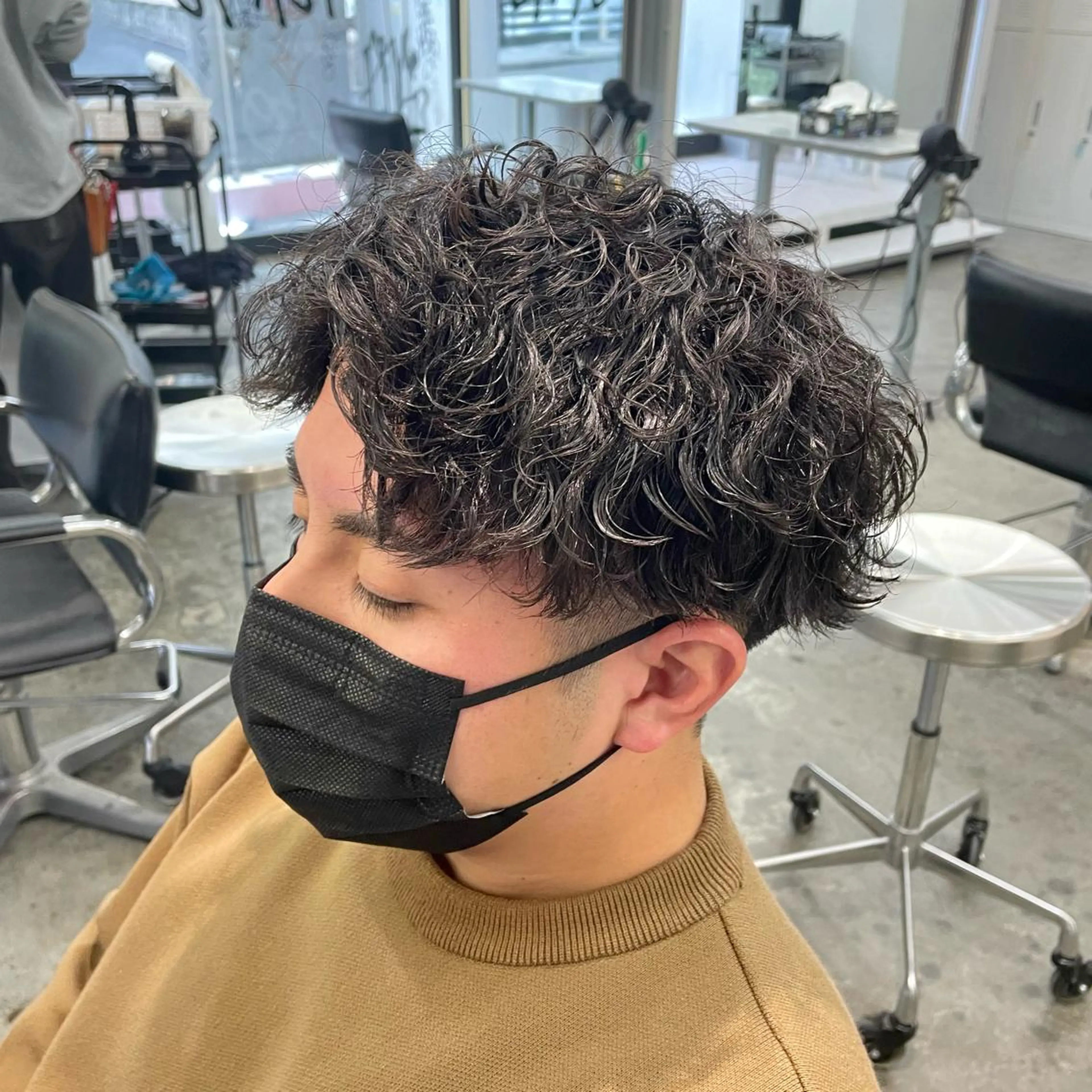 ショート パーマ メンズ 波巻きパーマ カット パーマ メンズ特化美容師/ 藤戸 椋のヘアスタイル