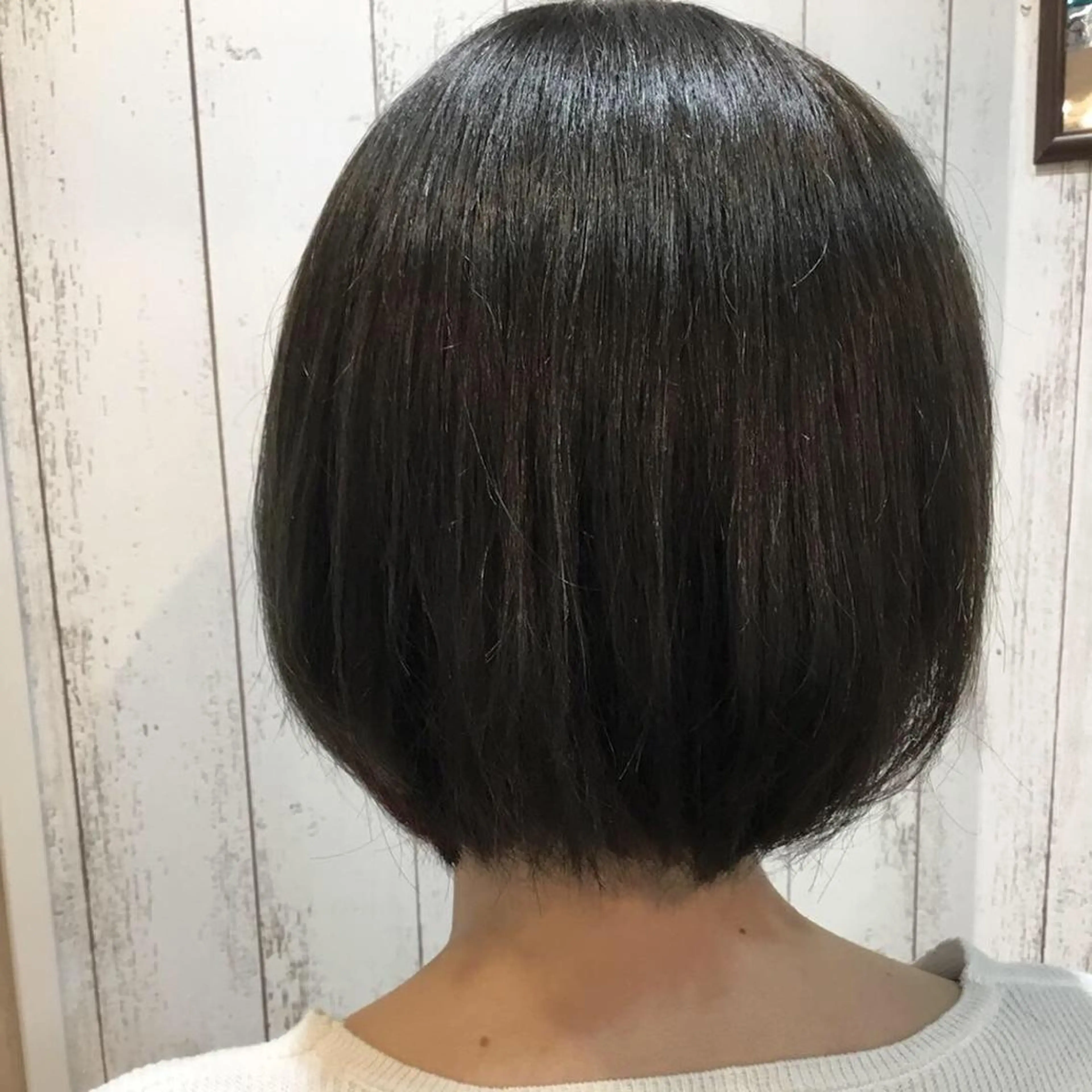 ショート カラー パーマ embrace エンブレイスのヘアスタイル
