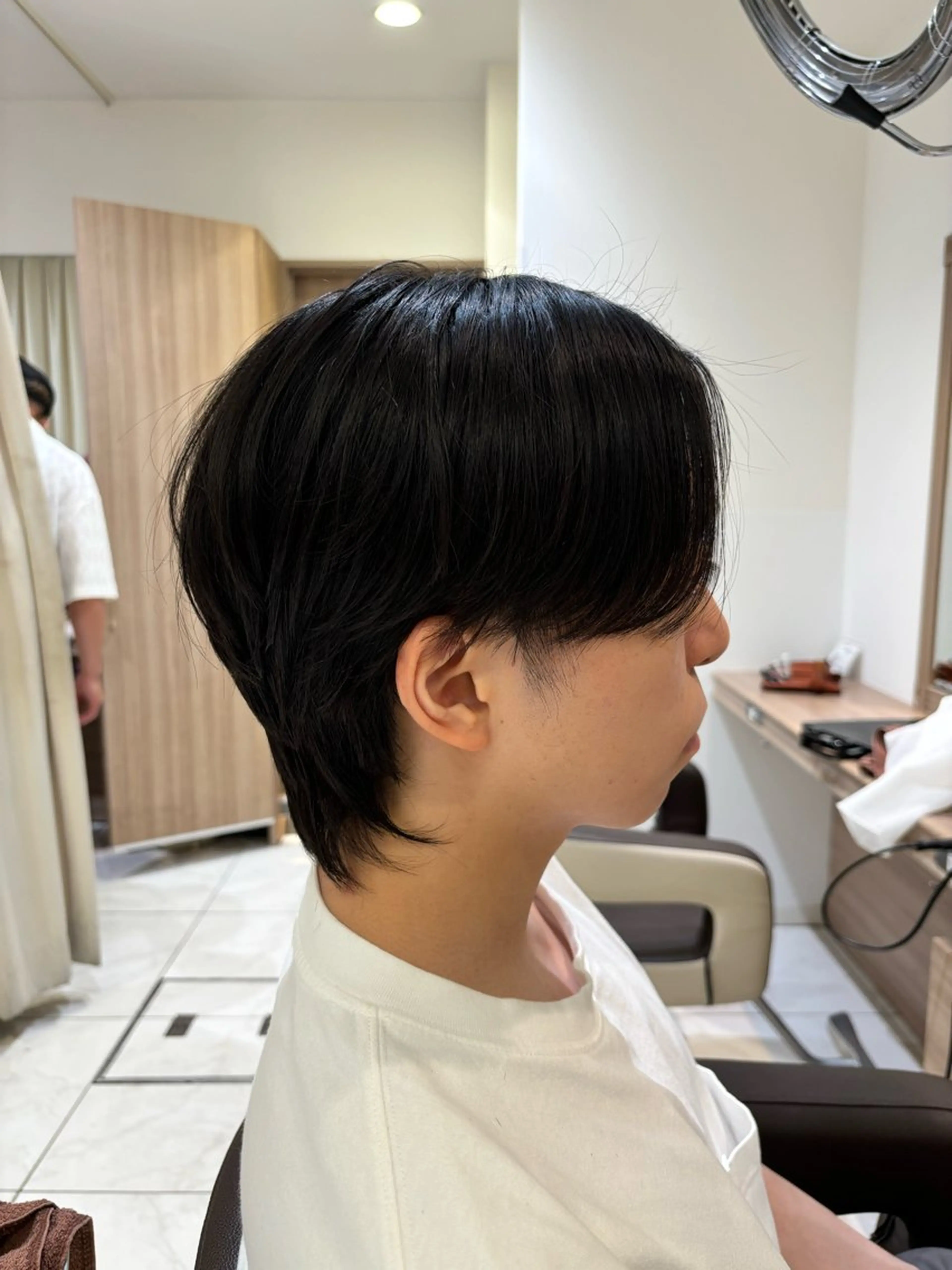 メンズ センターパート 刈り上げ 山本 侑平のヘアスタイル