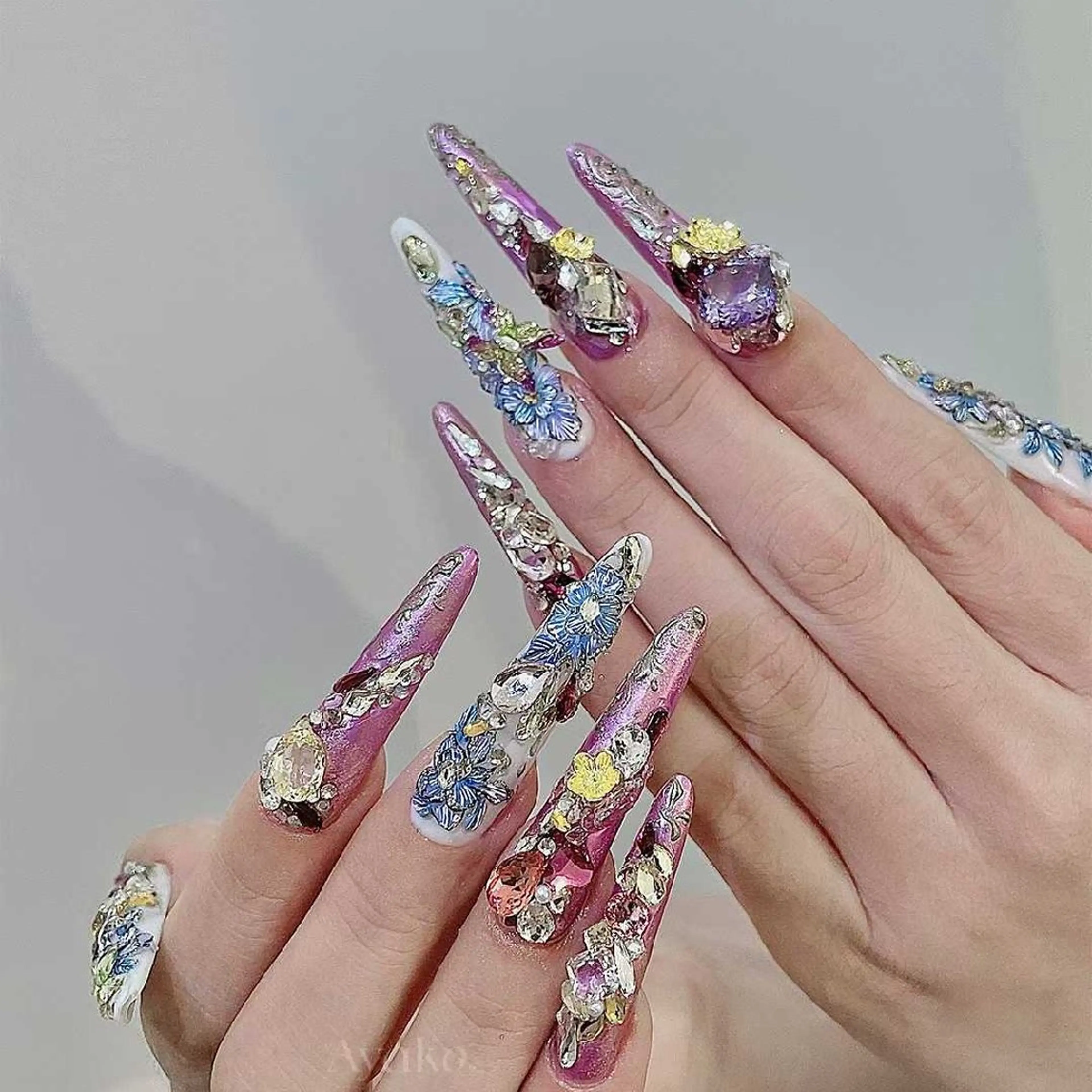 ネイル 鈴木 彩星のネイルデザイン