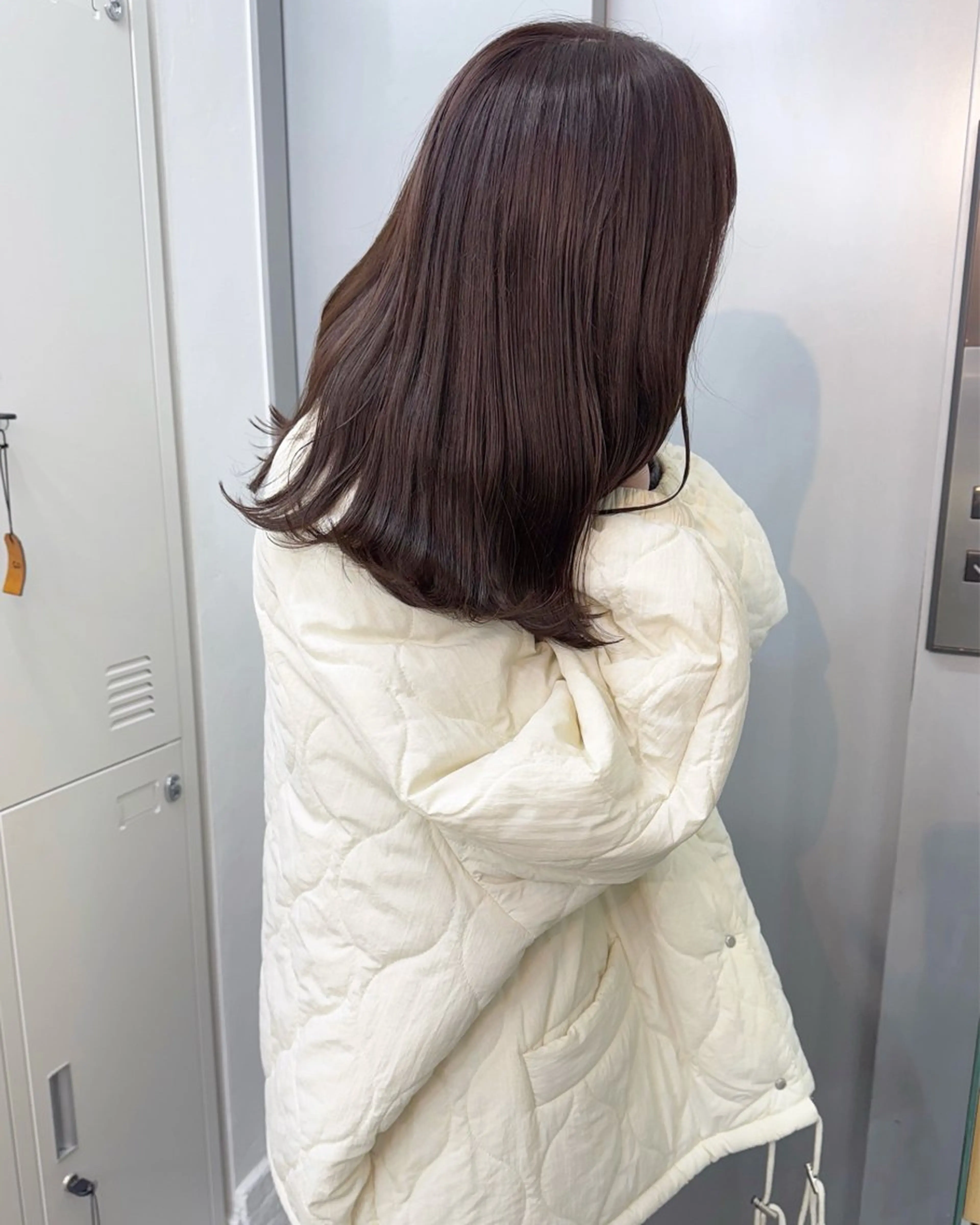 セミロング カラー ブラウンカラー ラベンダーカラー ラベンダーブラウン トリートメント カット ヘアカラー トリートメント あおやぎ ななのヘアスタイル