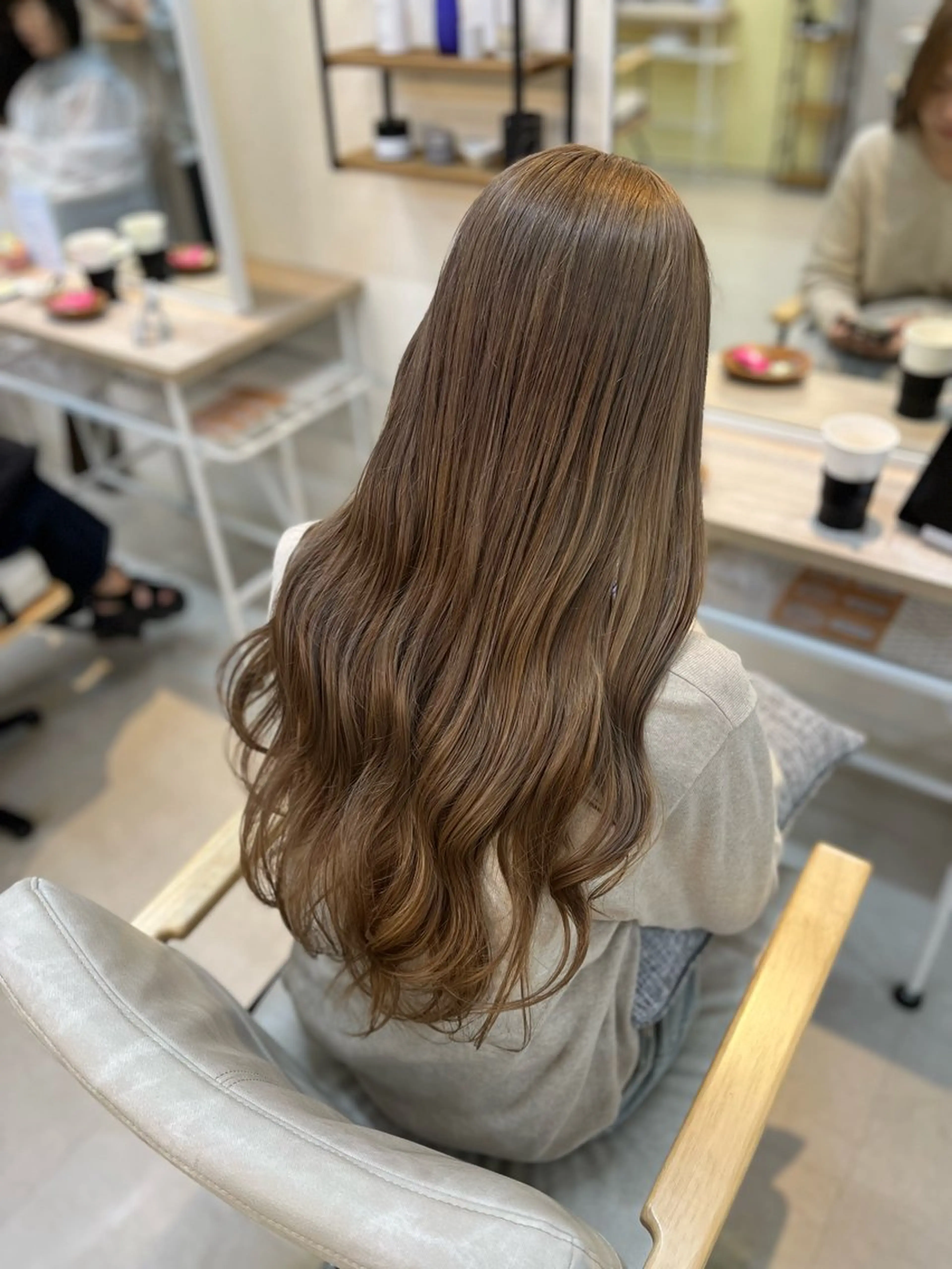 ロング カラー ヘアカラー Lamp 柏 山口 か乃 ブリーチカラーのヘアスタイル
