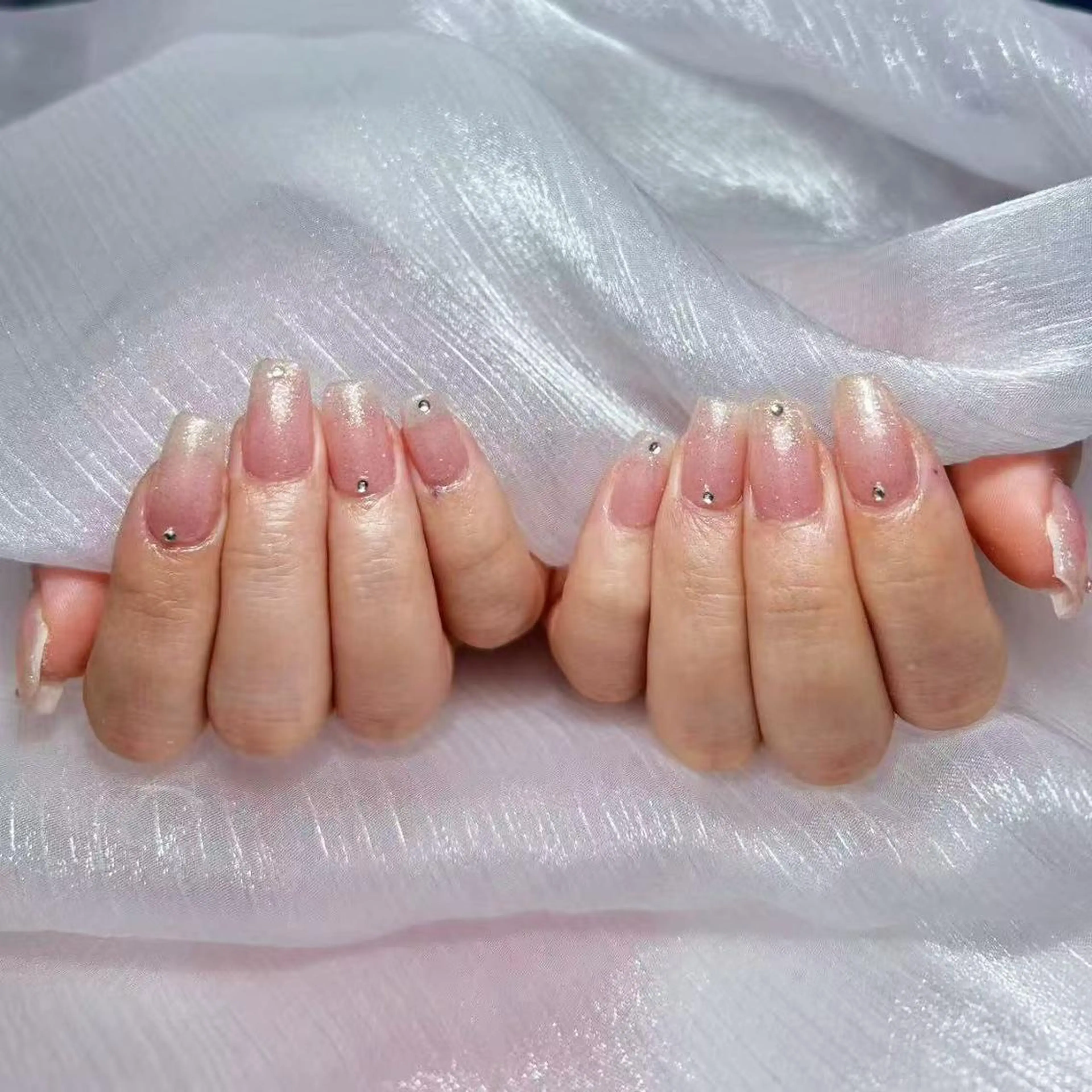 ネイル アートネイル オーロラネイル ガーリー キラキラネイル 韓国ネイル ハンドネイル DIAMOND 💅のネイルデザイン