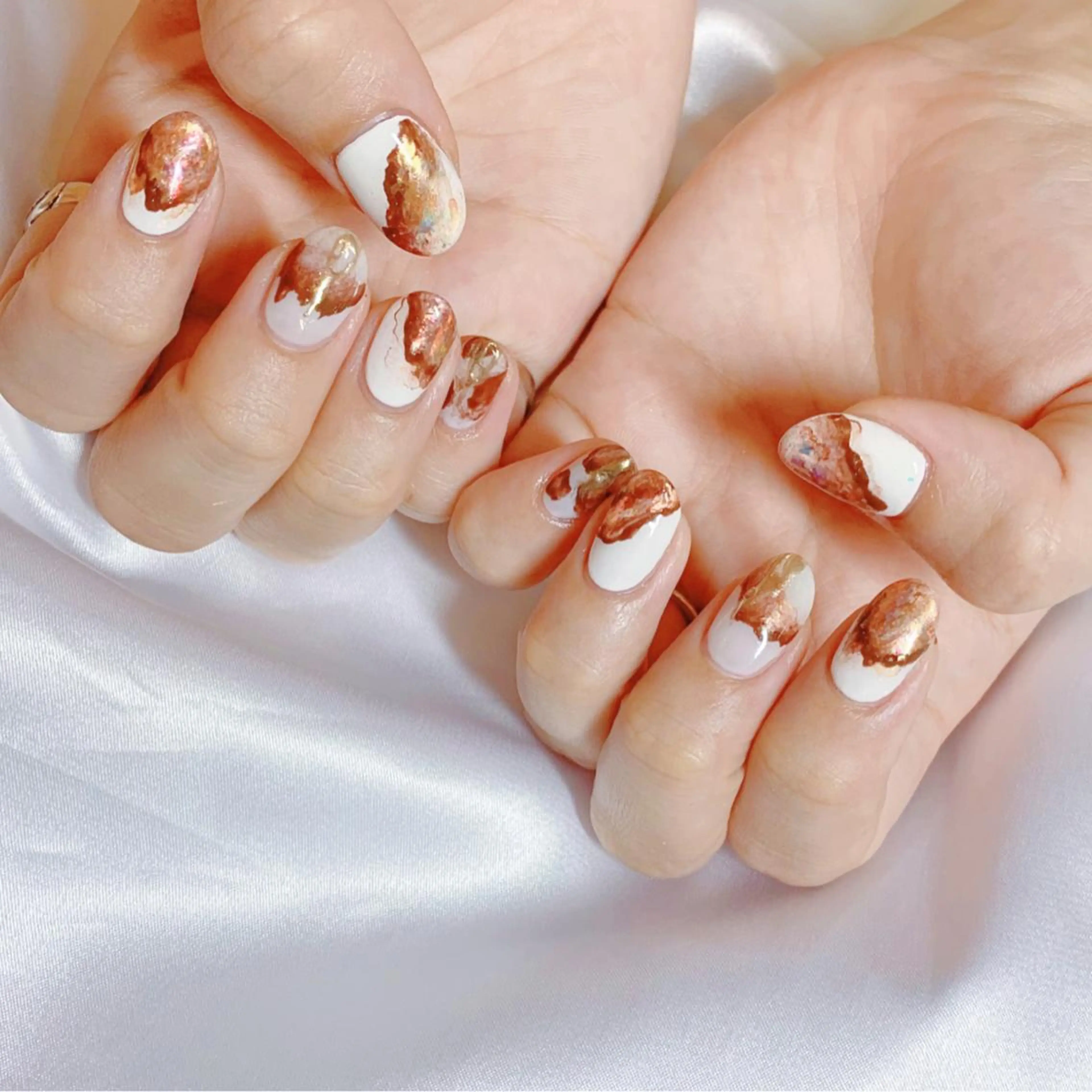 ネイル オーロラネイル フットネイル フレンチネイル ジェルネイル 韓国ネイル ハンドネイル ハンドケア 【ENサロン】 Rei🎀Nailのネイルデザイン