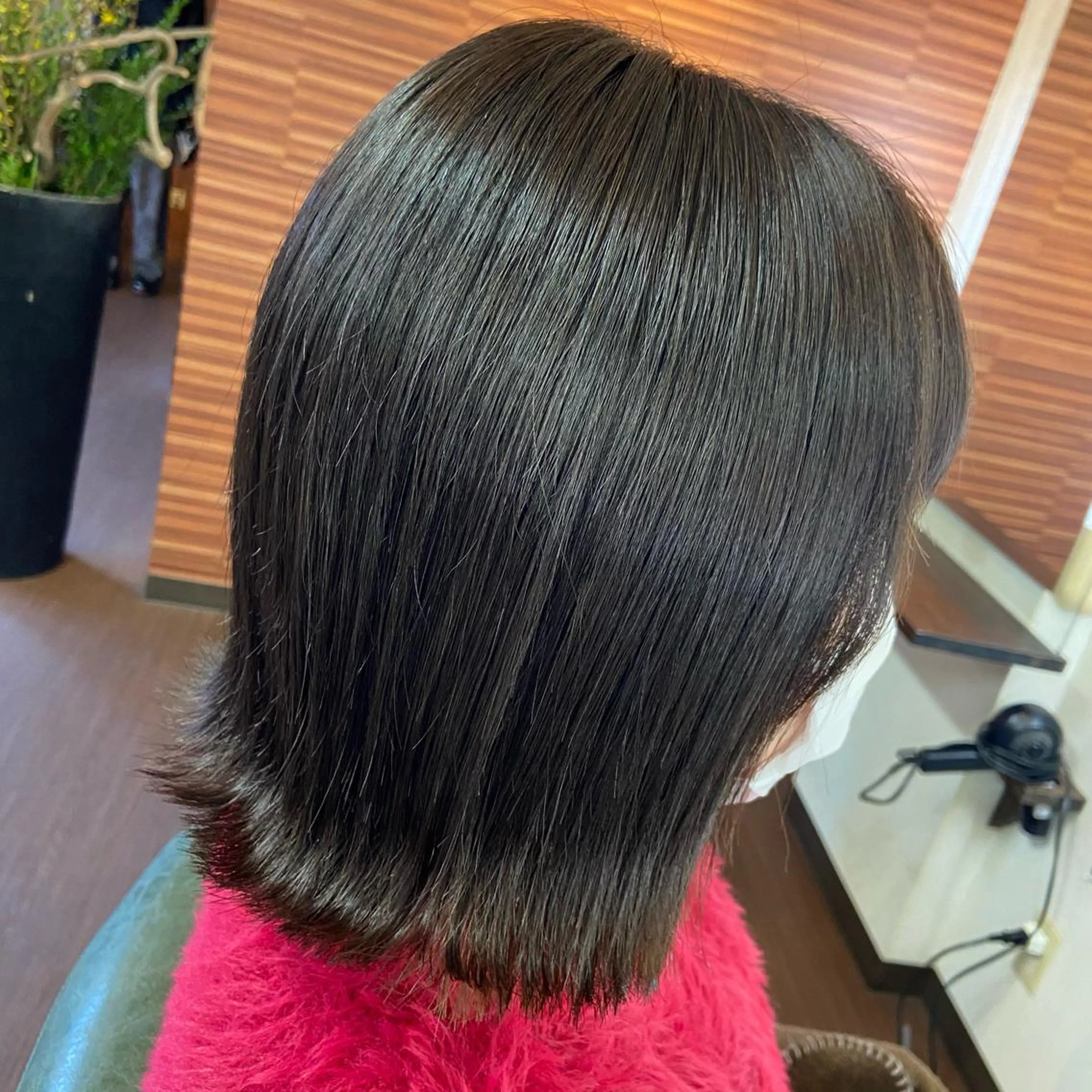 ミディアム パーマ 外ハネヘア カット 縮毛矯正 Glanzhair 🫧‪菊池柊真🫧のヘアスタイル