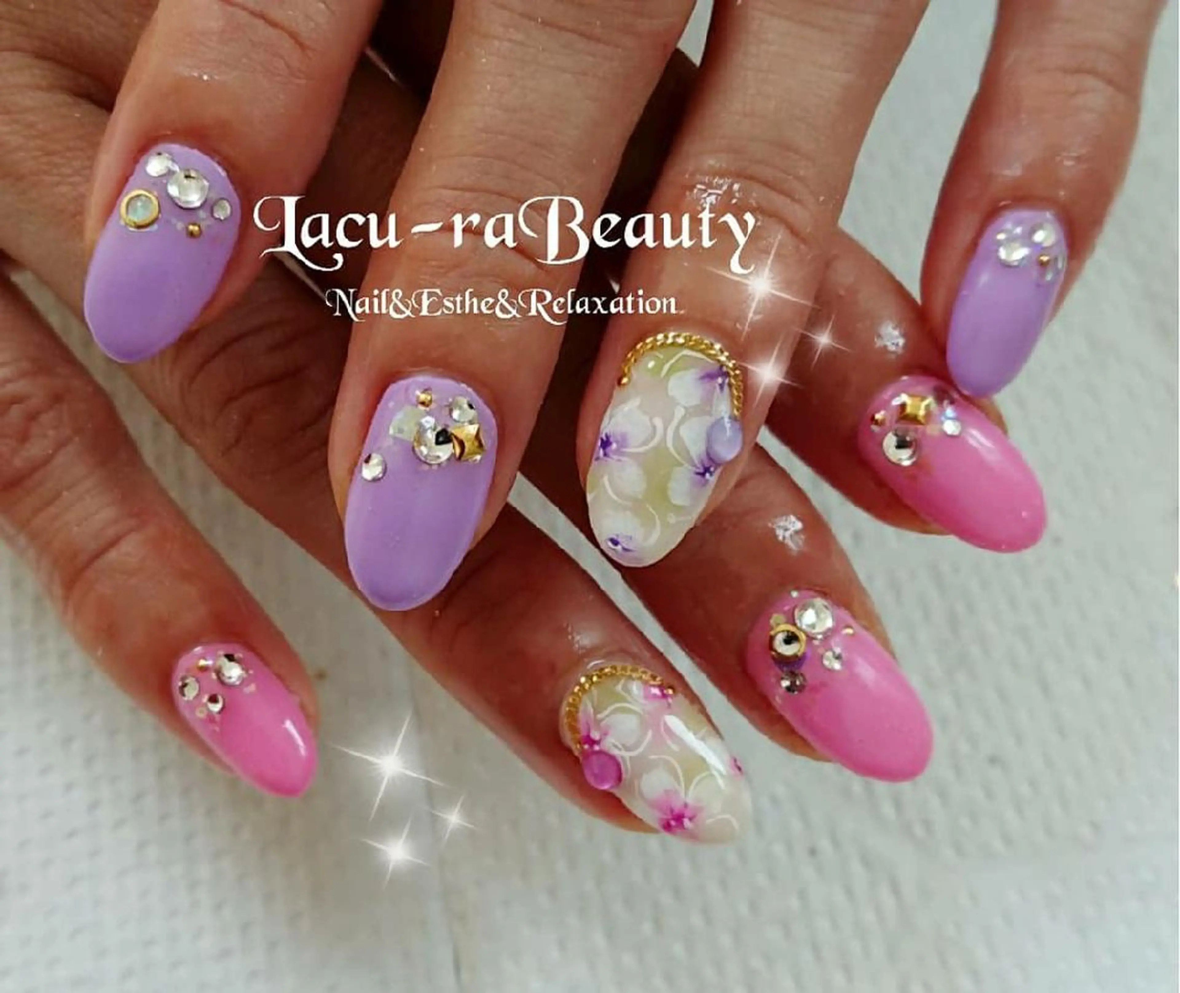 ネイル 小顔と腸の専門店 ラクーラビューティのエステ・リラクイメージ