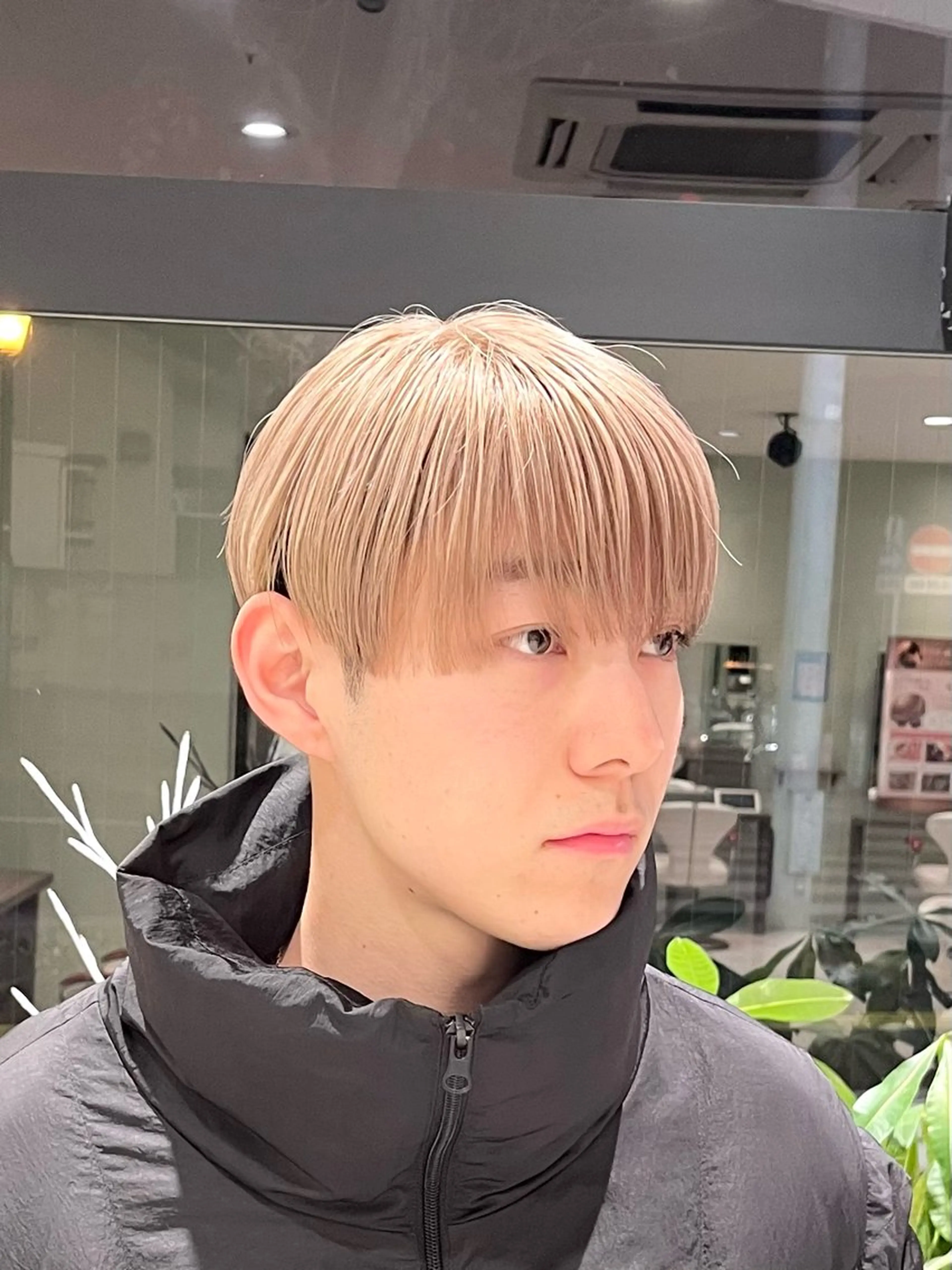 カラー メンズ ベージュカラー ミルクティーベージュ カット ヘアカラー トリートメント 駒野 晃のヘアスタイル