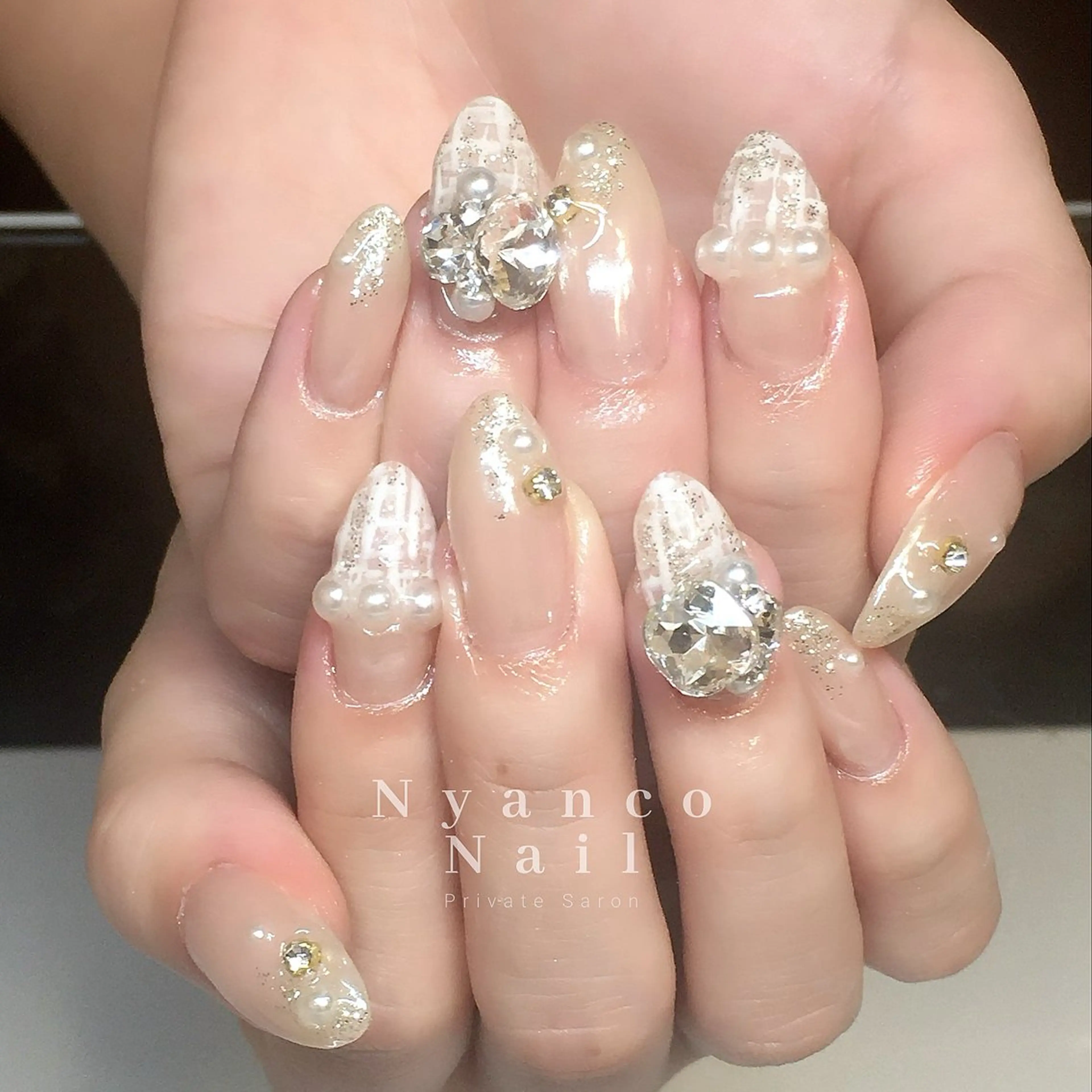 ネイル ジェルネイル キラキラネイル ツイードネイル ワンホンネイル 冬ネイル Nyanco Nailのネイルデザイン