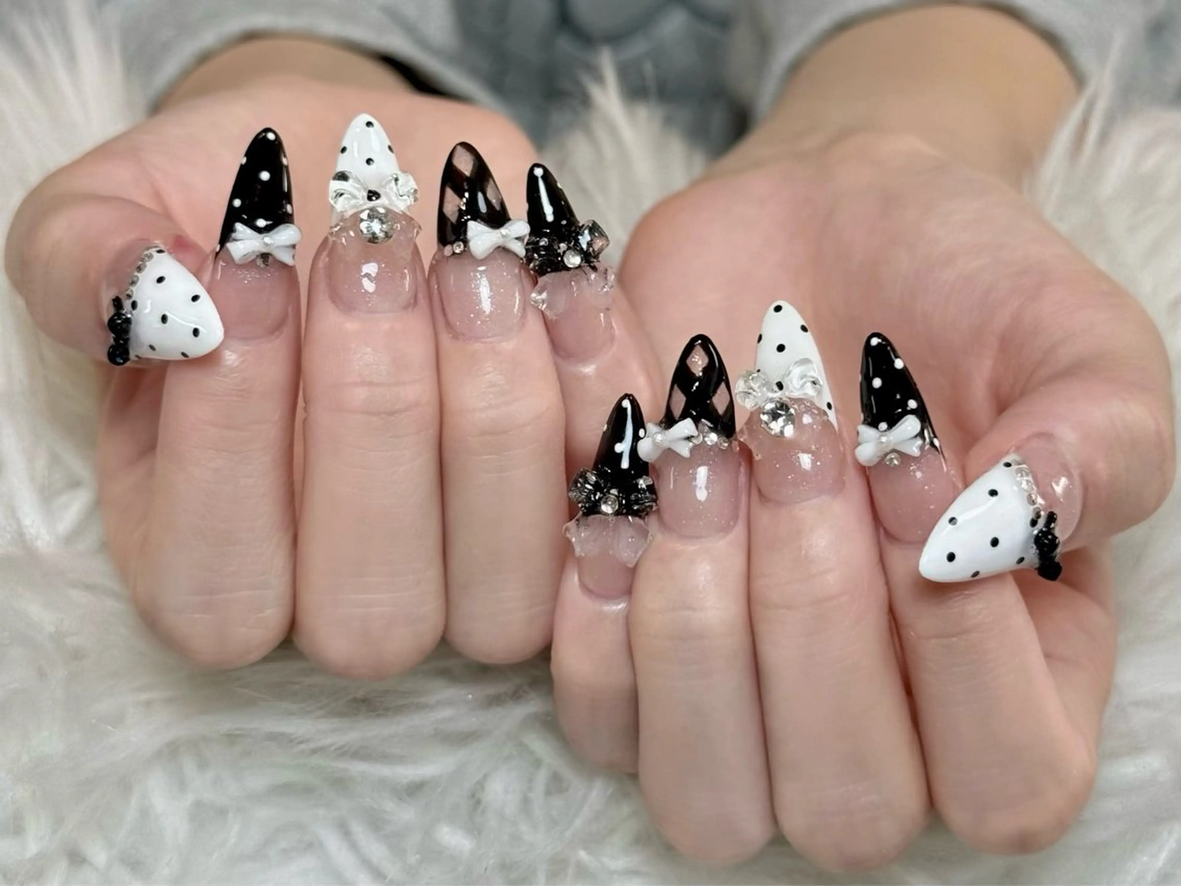 ネイル オーロラネイル ボルドー ブラウン 氷ネイル・うるうるネイル キラキラネイル ハンドネイル Julli ジュリのネイルデザイン