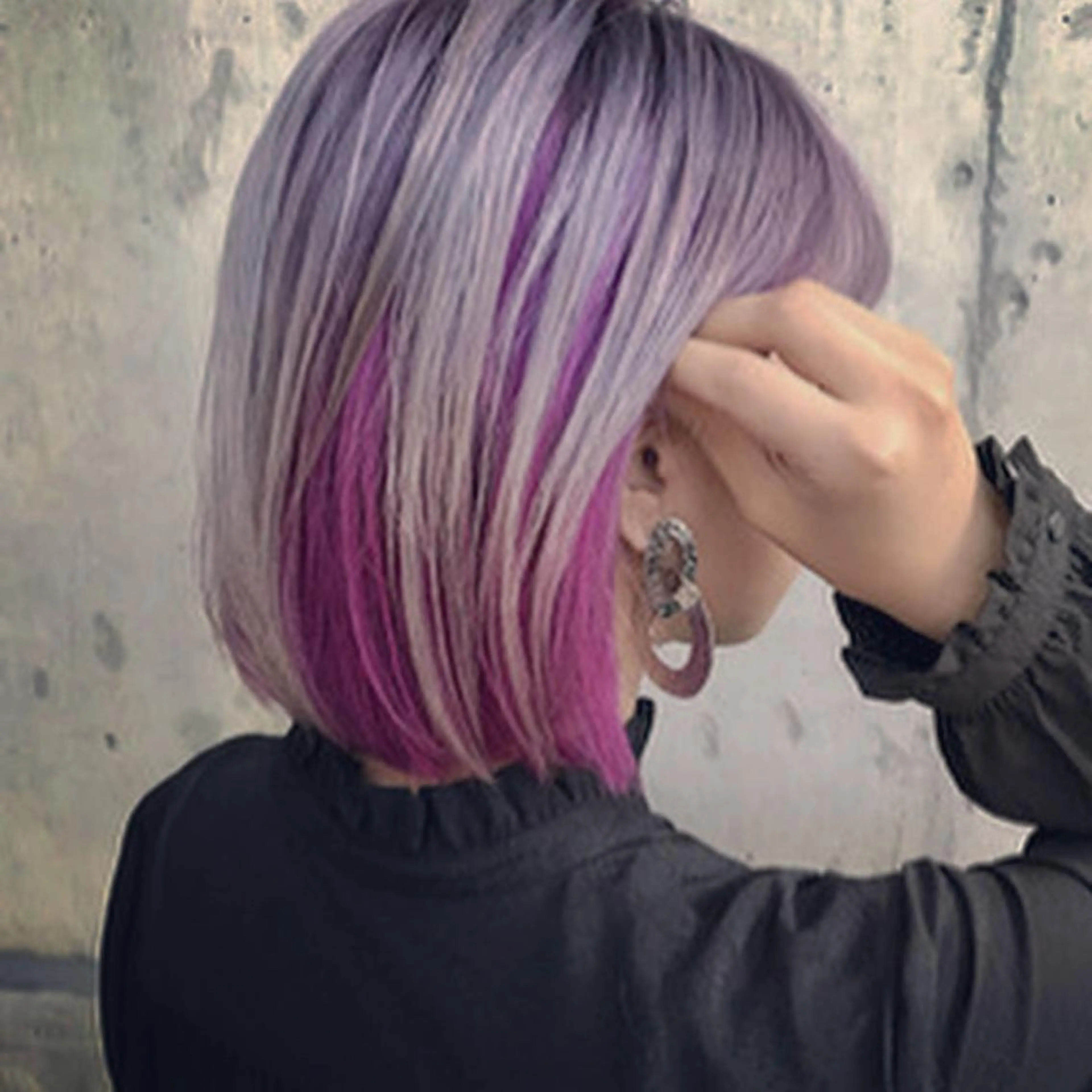 ショート カラー アッシュ バレイヤージュ ミストバング ベージュカラー ブリーチ カット ヘアカラー トリートメント 原宿サロン代表 デザインカラー伊藤卓のヘアスタイル