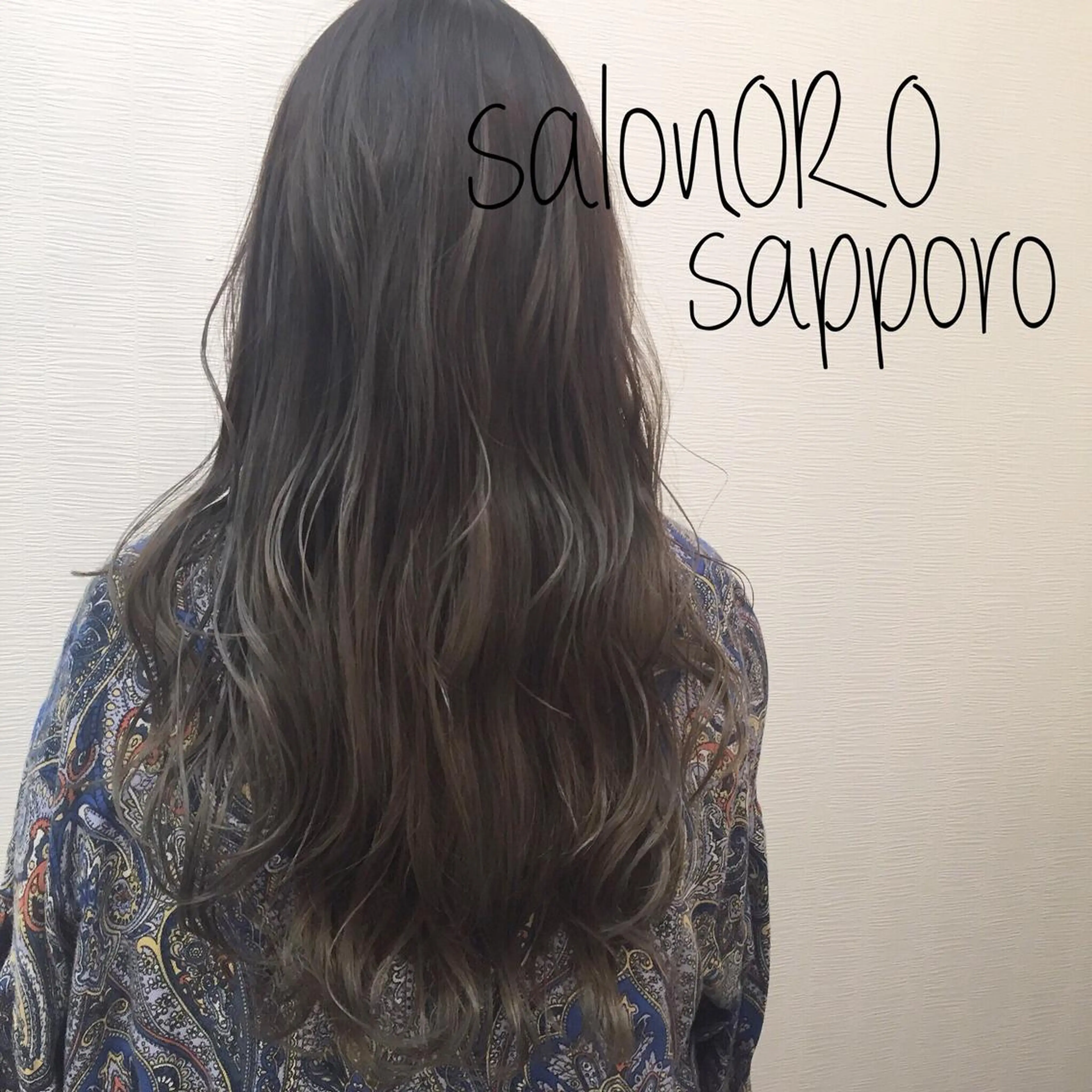 ロング カラー ブリーチ ブルーカラー グラデーションカラー グレージュ toiro by lien hair atelier所属・池田 真由美のヘアスタイル