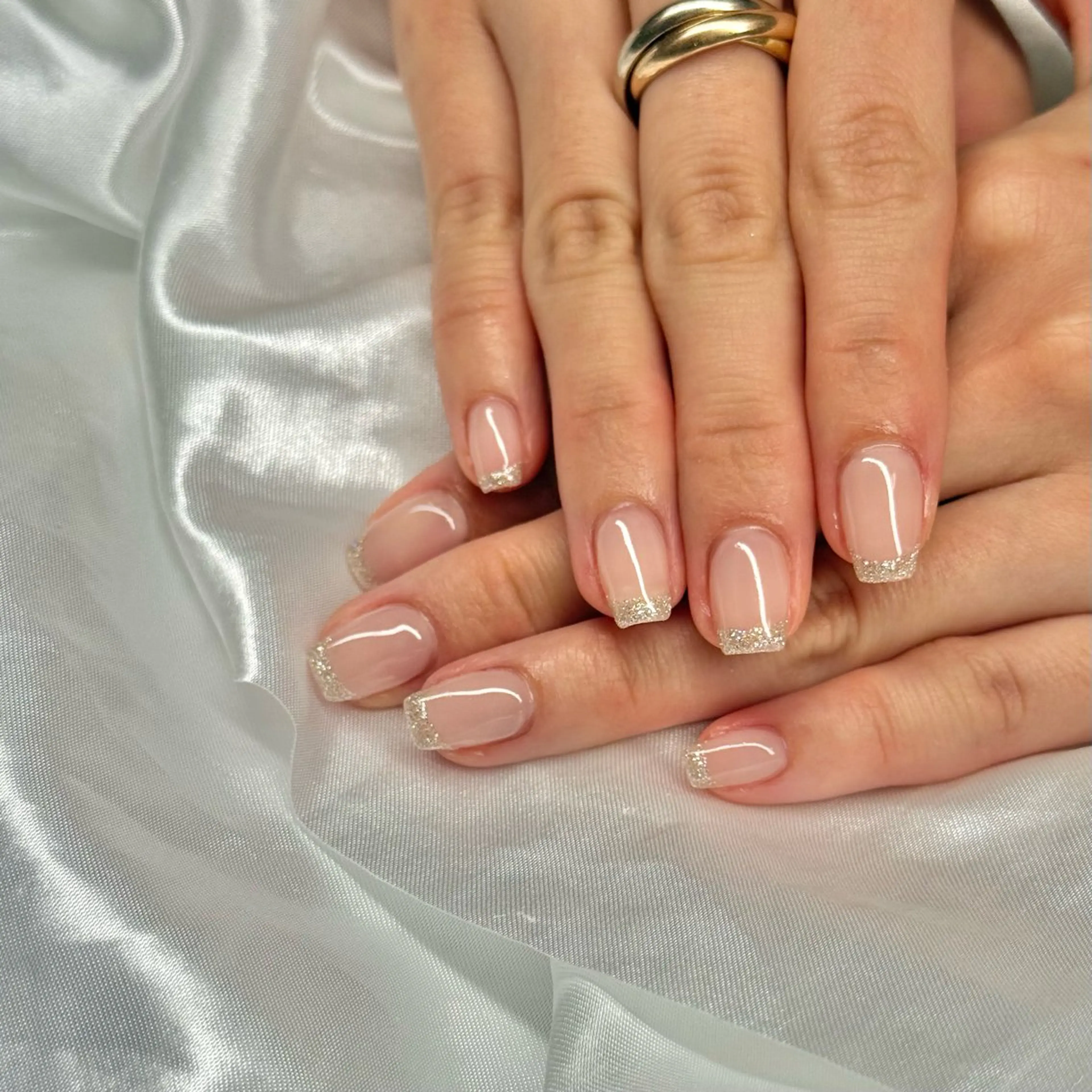 ネイル フレンチネイル ラメ(グリッター) MALELI 北円山店所属・松浦 杏佳のネイルデザイン