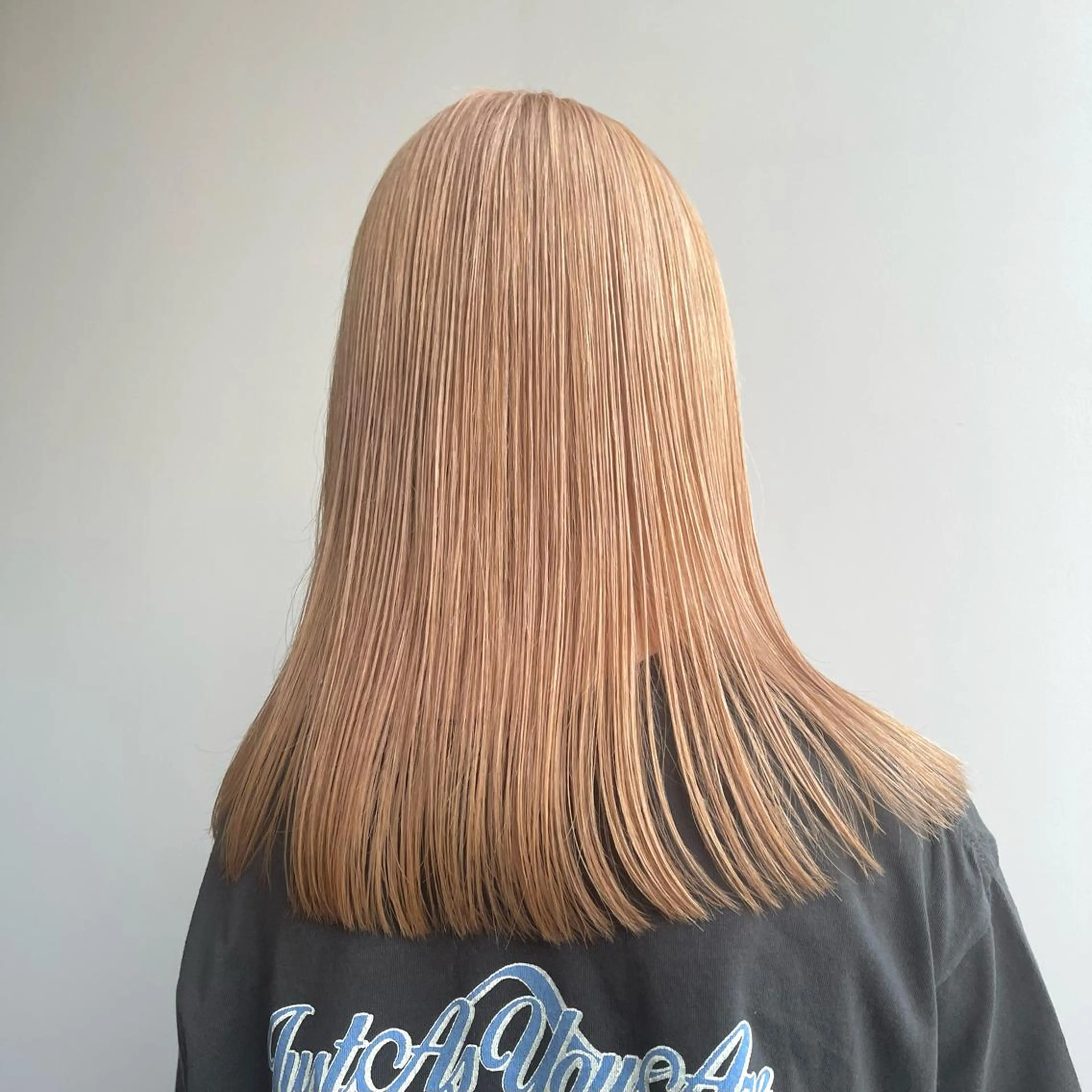 セミロング カラー 🌈モテるベージュ カラー💕成島 宙のヘアスタイル