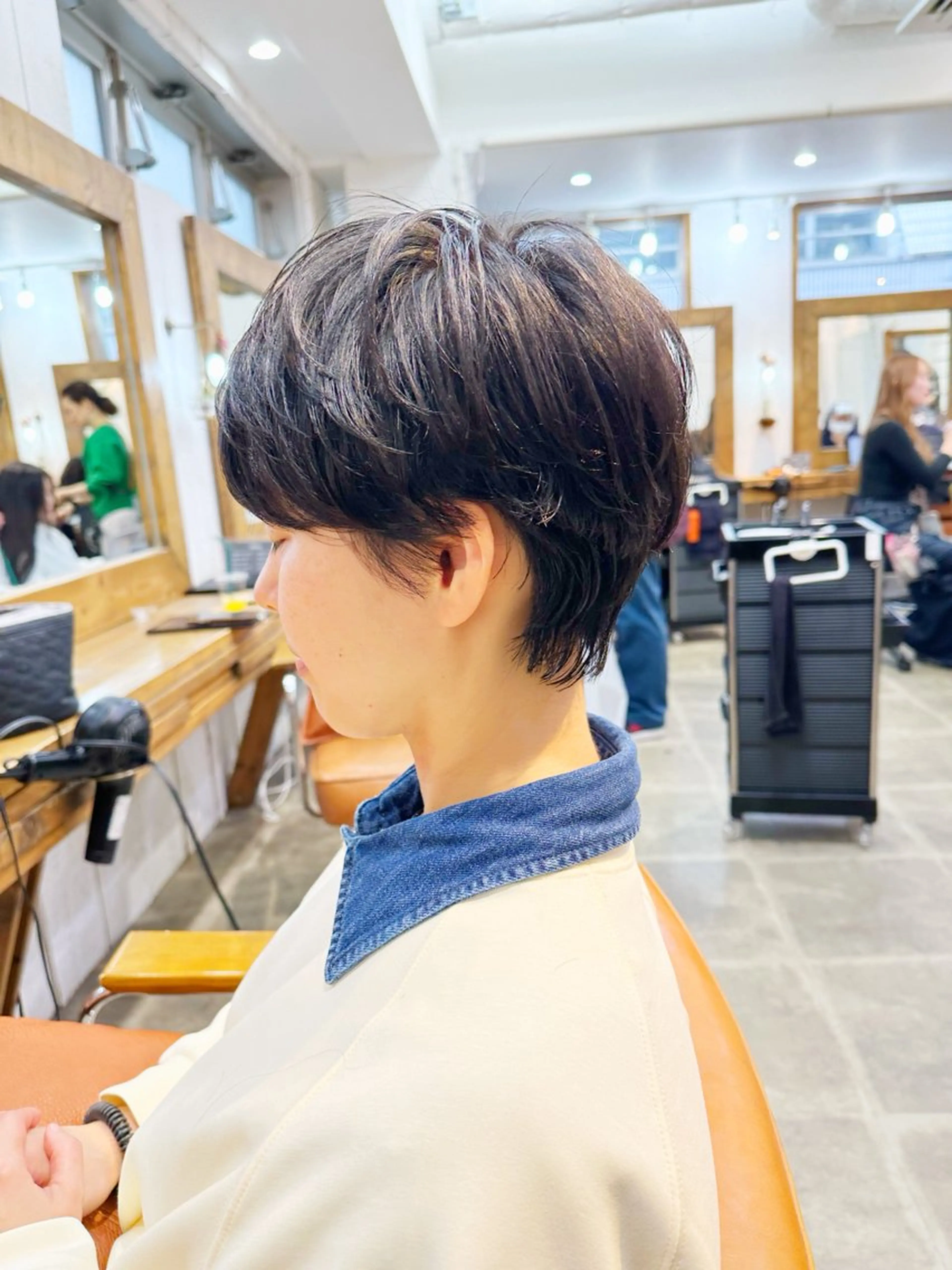ショート ショートボブ ハンサムショート ボブ くせ毛 ショートヘア カット newline銀座所属・銀座ショート/ 大人ショート/金子涼のヘアスタイル
