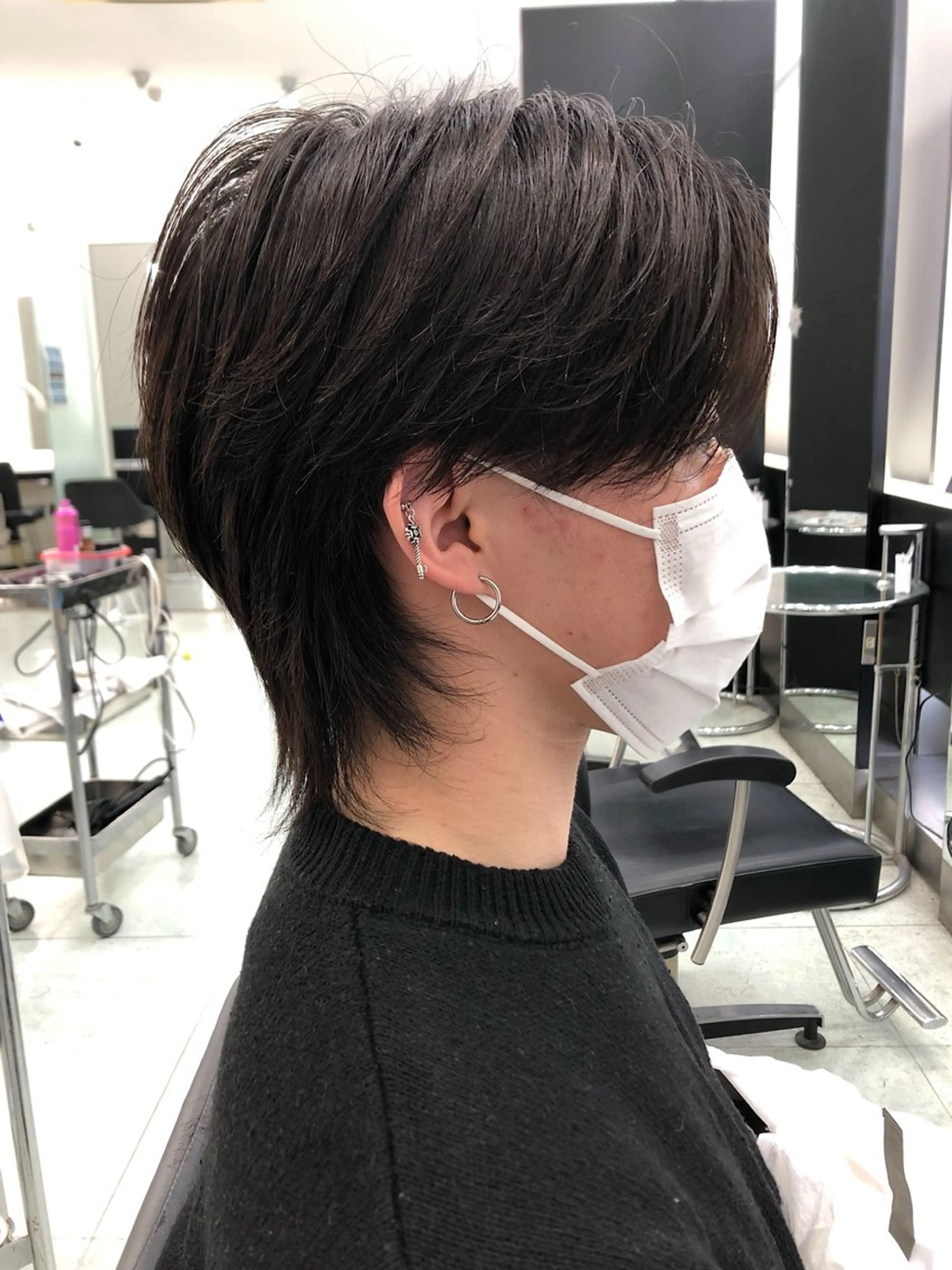 メンズ センターパート メンズウルフカット ウルフカット 顔周りカット/レイヤ ーカット透明感カラーのヘアスタイル