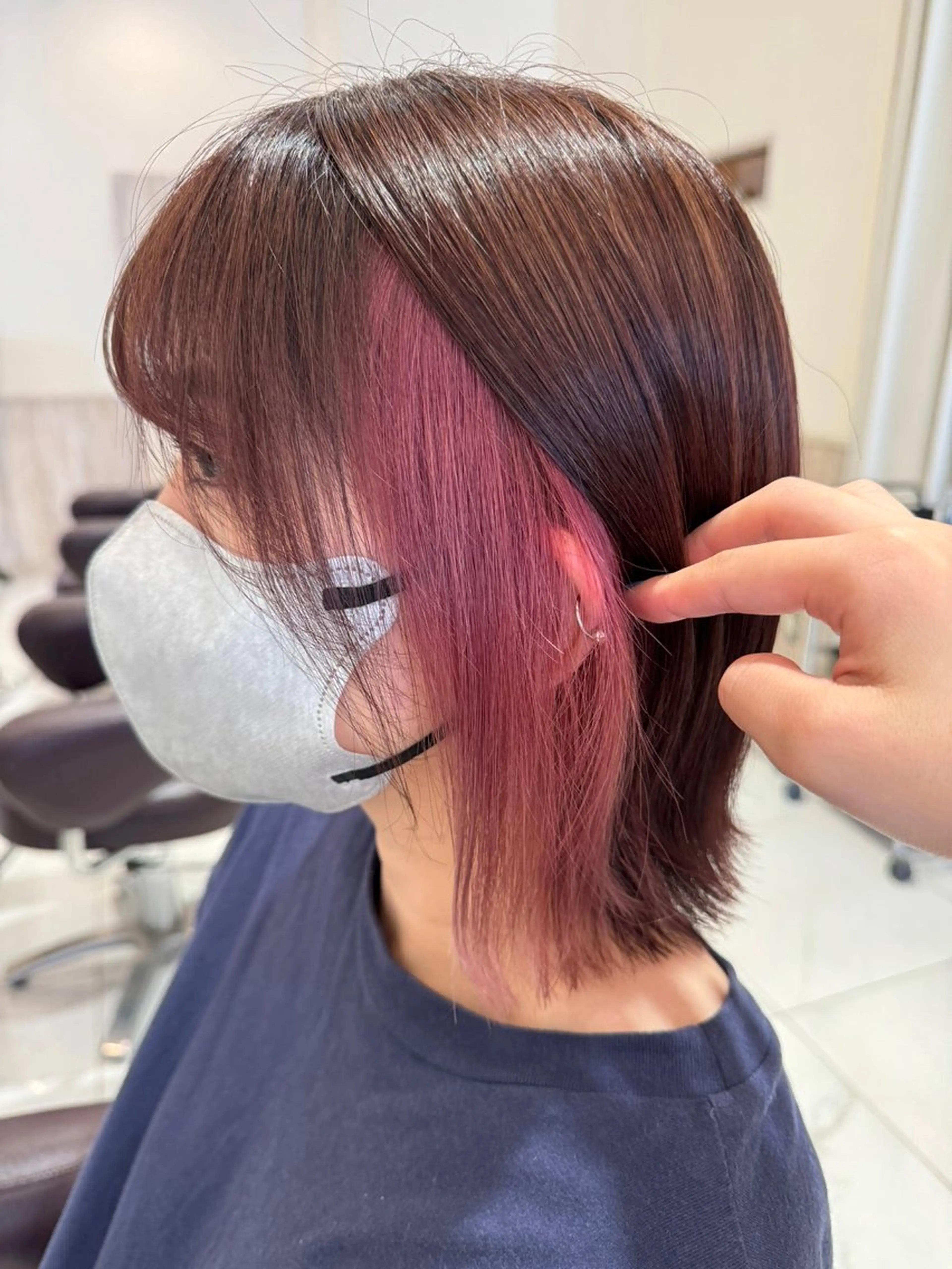 ショート カラー 切りっぱなしボブ ブリーチ イヤリングカラー ボブ GRANDEUR焼津 村越 捺稀のヘアスタイル