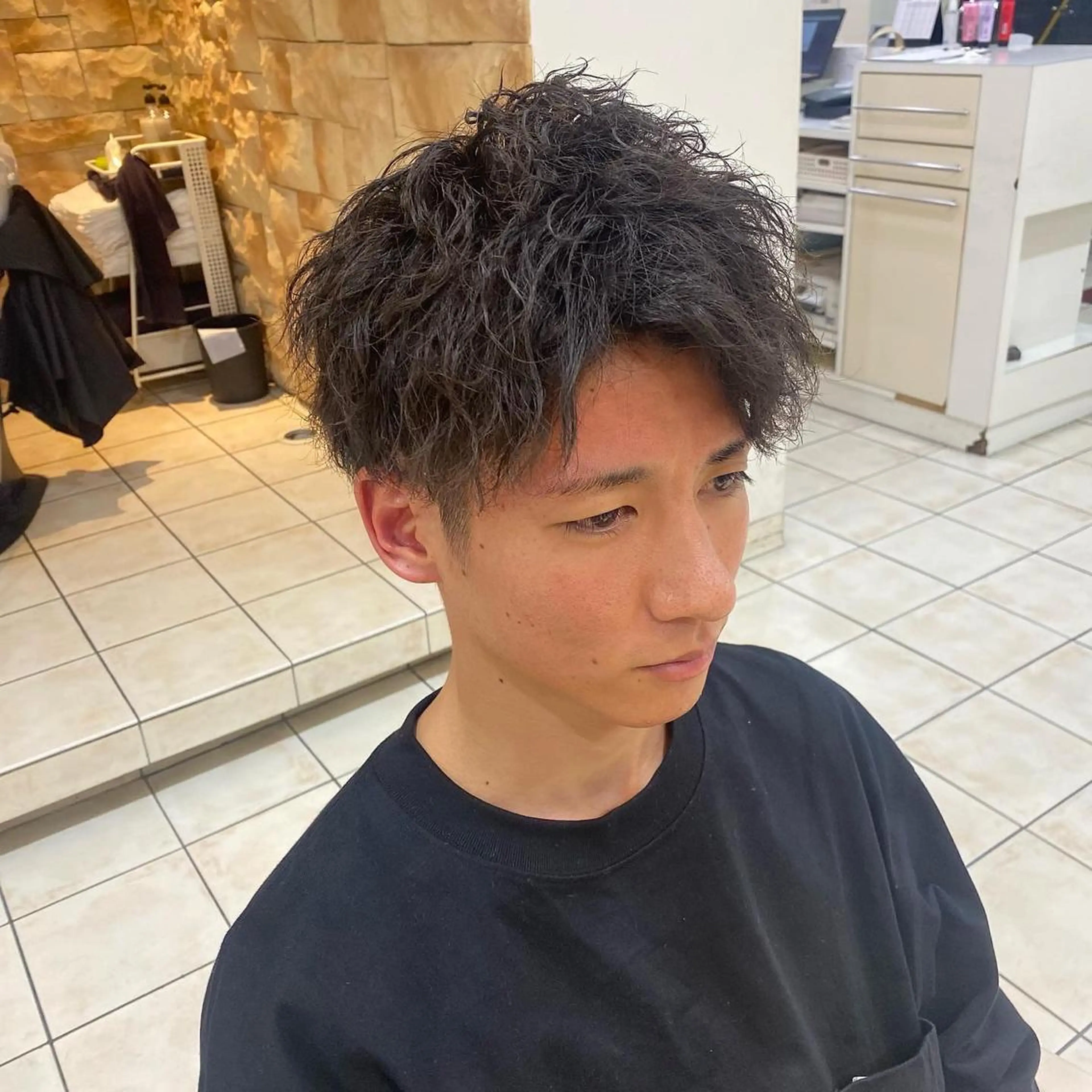 ショート パーマ メンズ メンズパーマ ツイストスパイラルパーマ スパイラルパーマ ヘアカラー メンズパーマ/ メッシュ😎タクミのヘアスタイル