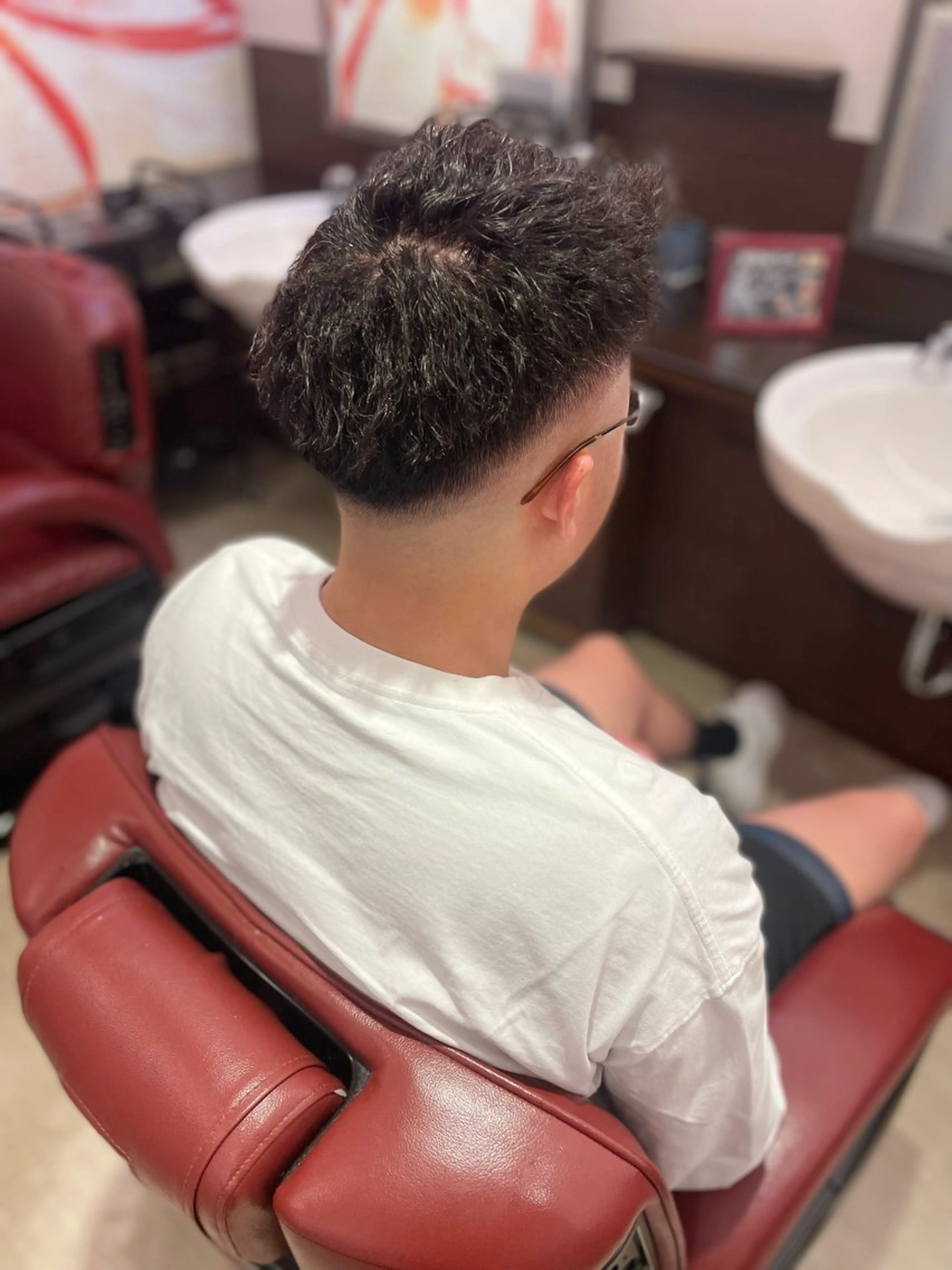 ショート パーマ メンズ フェードカット メンズパーマ スキンフェード ツイストスパイラルパーマ スパイラルパーマ BARBER Re所属・副島 拓音のヘアスタイル