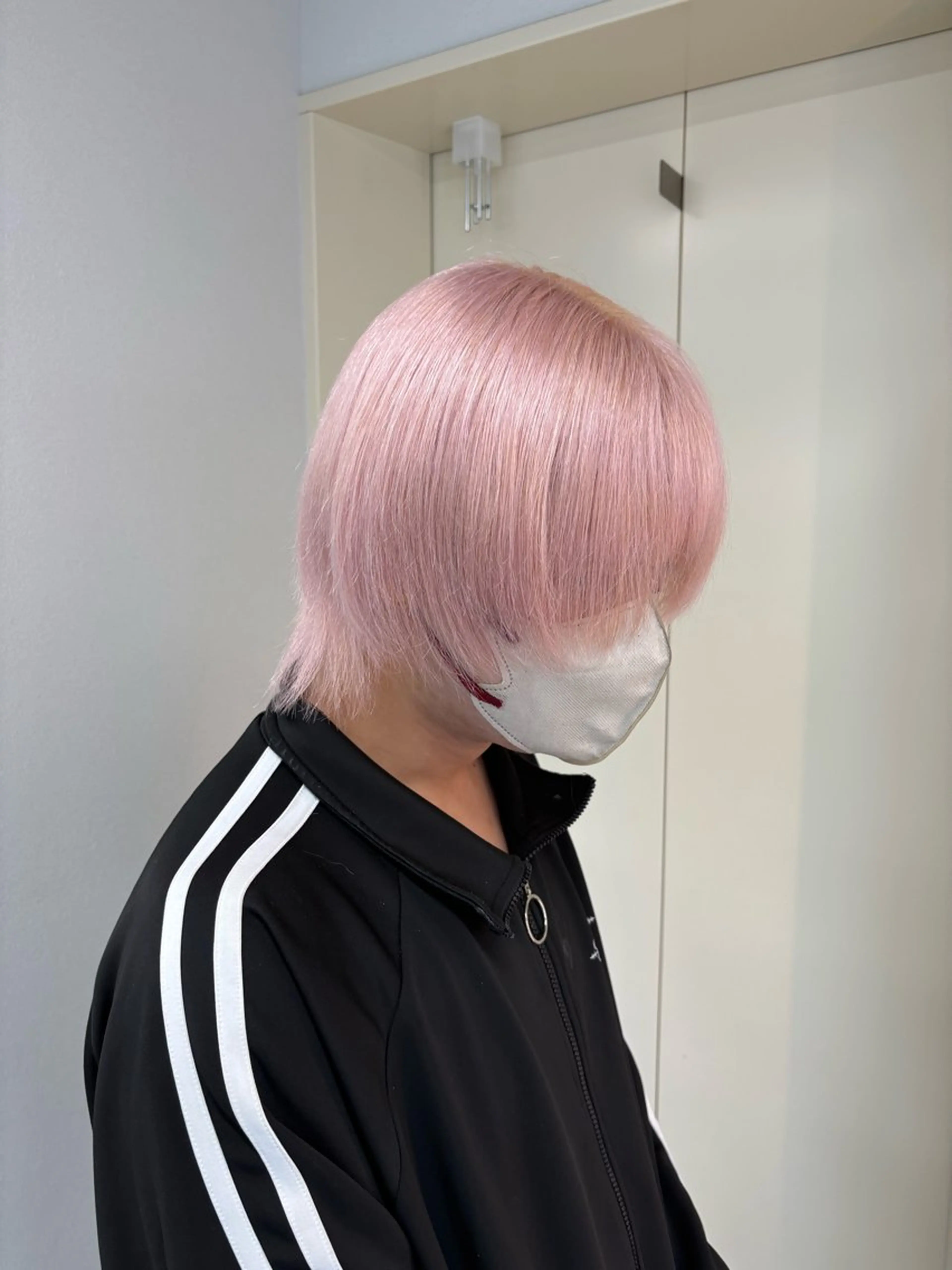 カラー メンズ noa 寒色系カラーブリーチのヘアスタイル