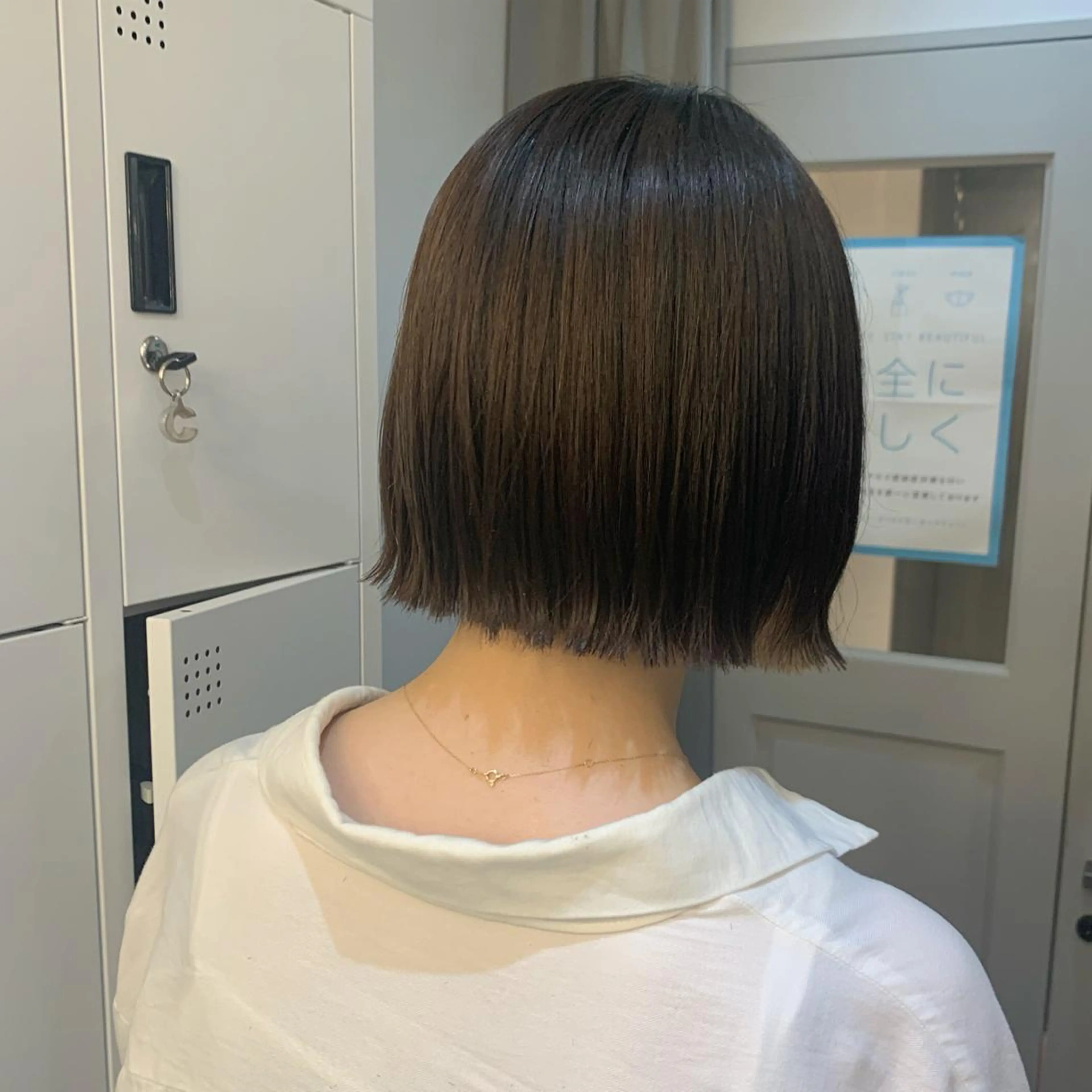 ショート 梅田ハイトーン チダ ヒナノのヘアスタイル