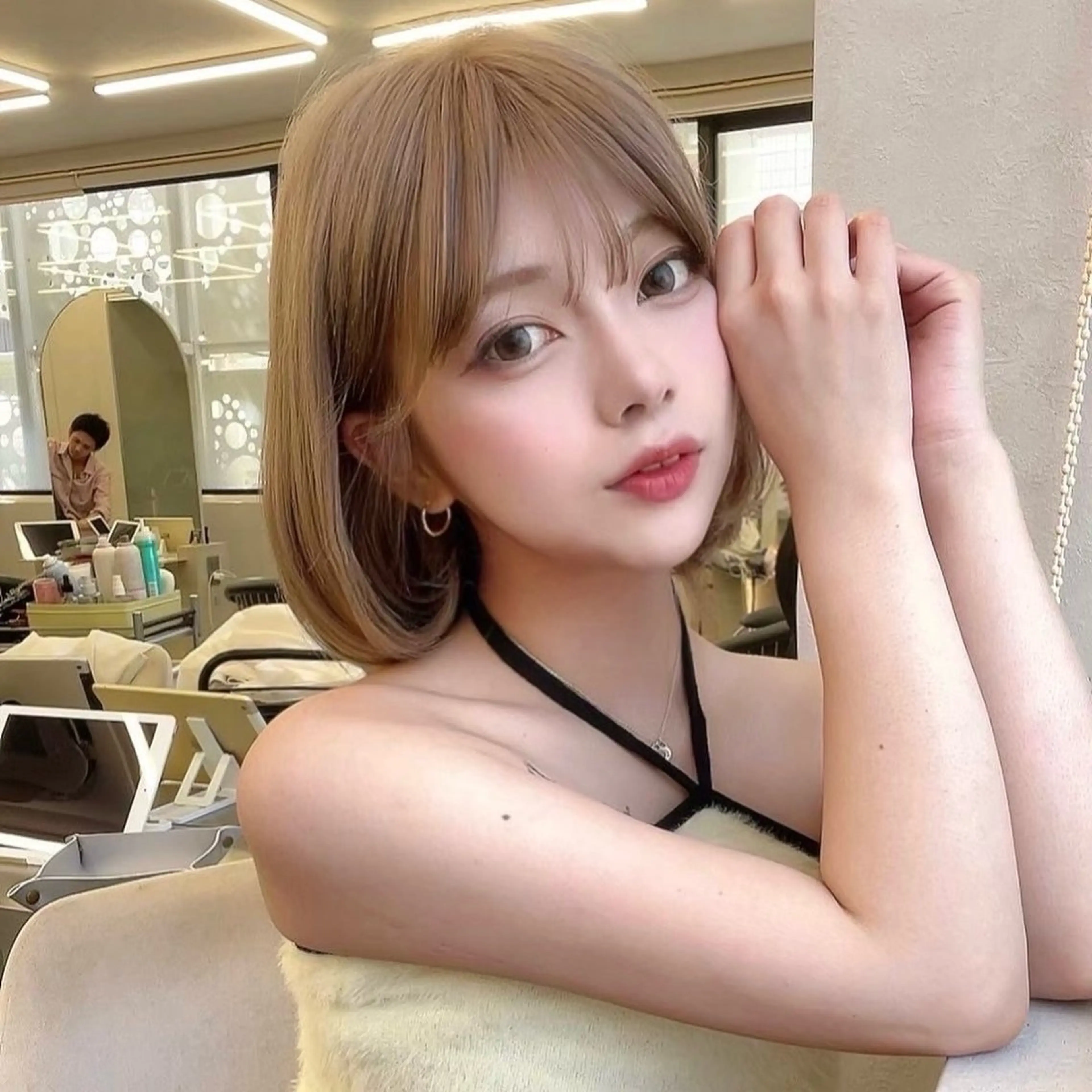 カラー monaヘアアレンジ /ハイトーンのヘアスタイル