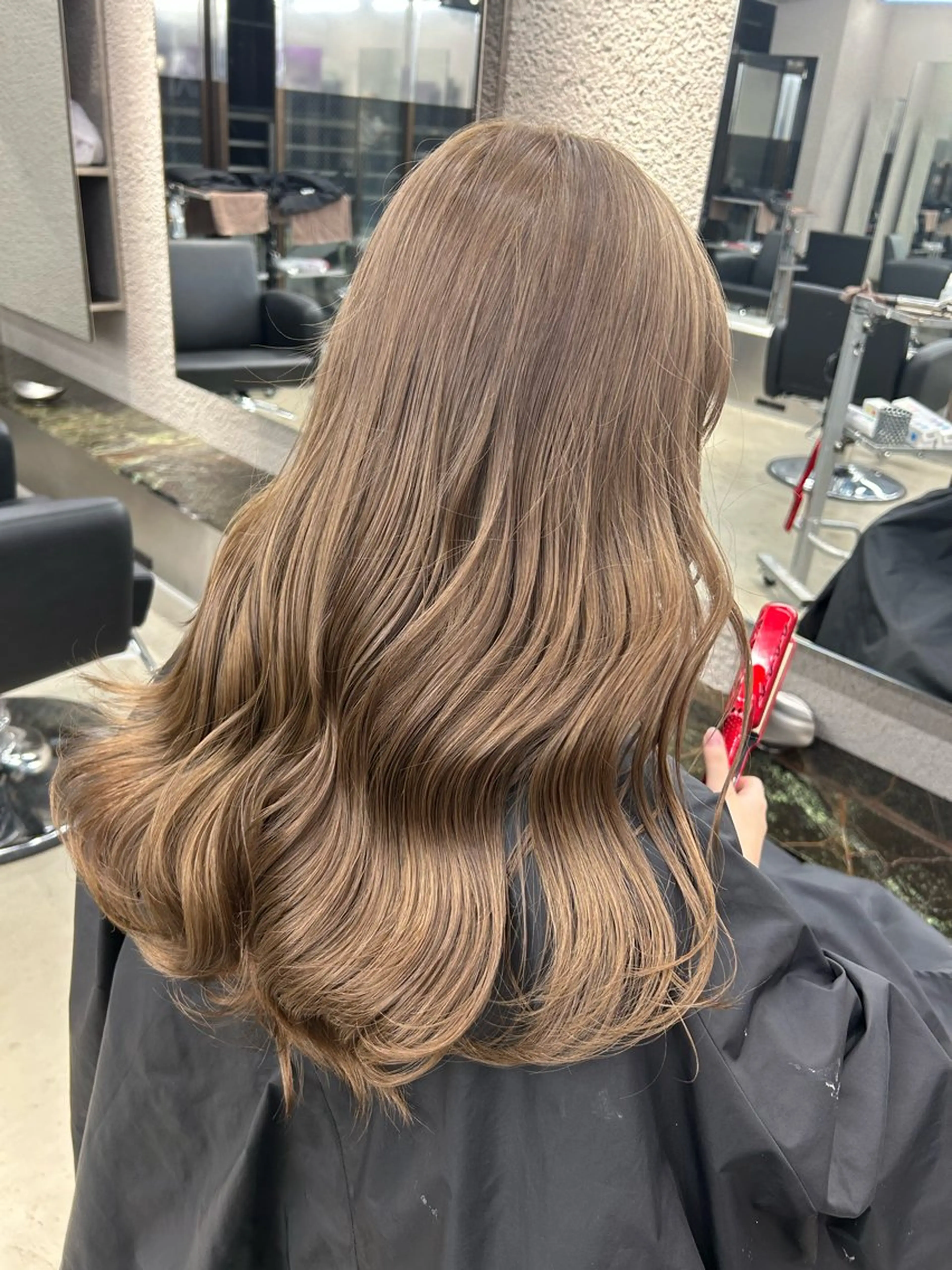 ロング カラー ブリーチ 韓国風ヘア ヘアカラー トリートメント 名古屋栄♡PELE 上品な透明感ベージュのヘアスタイル