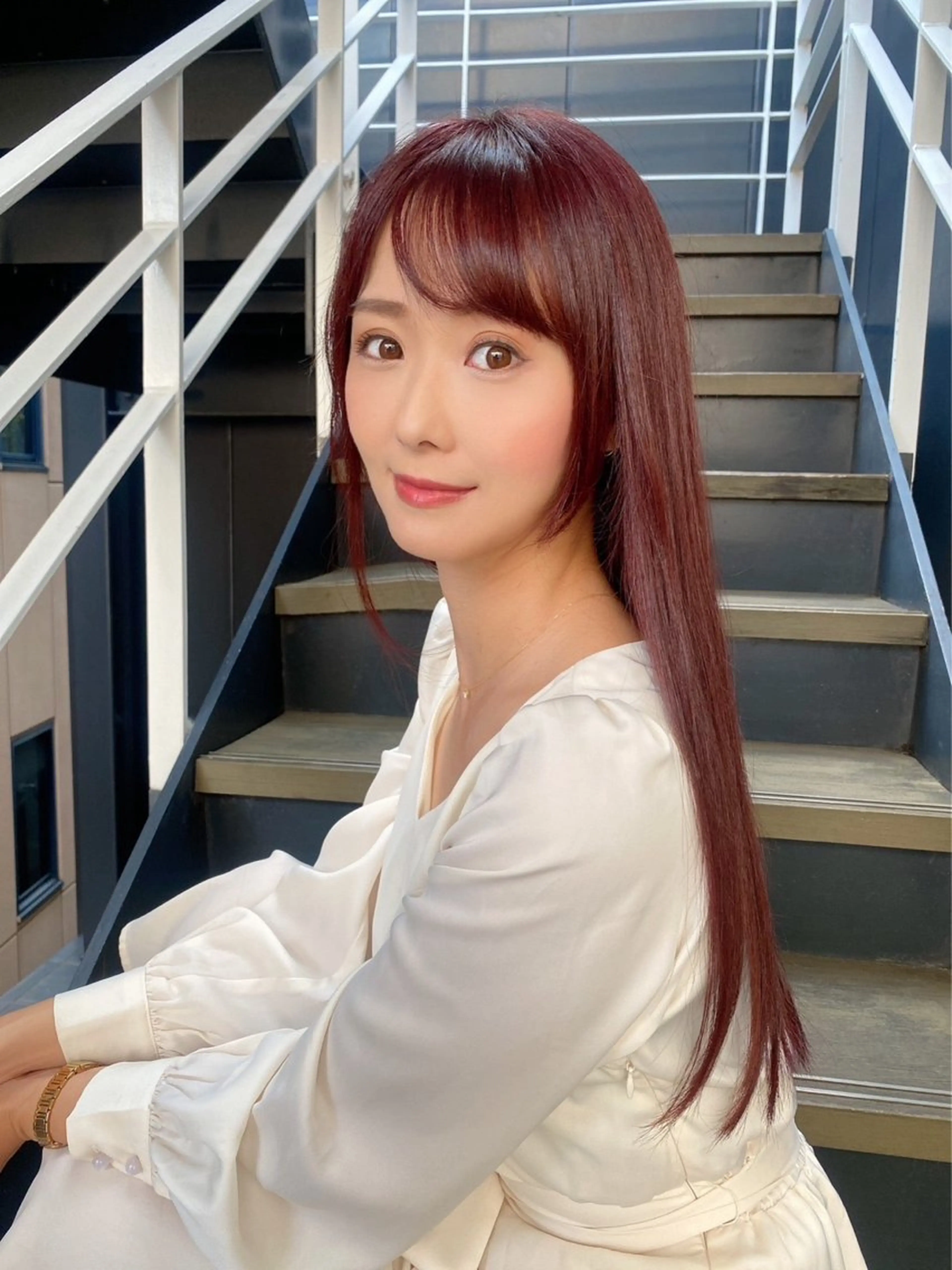 ロング カラー ヘアアレンジ 髪質改善 トリートメント ヘアカラー トリートメント mika｜寒色カラー ｜ブリーチカラーのヘアスタイル