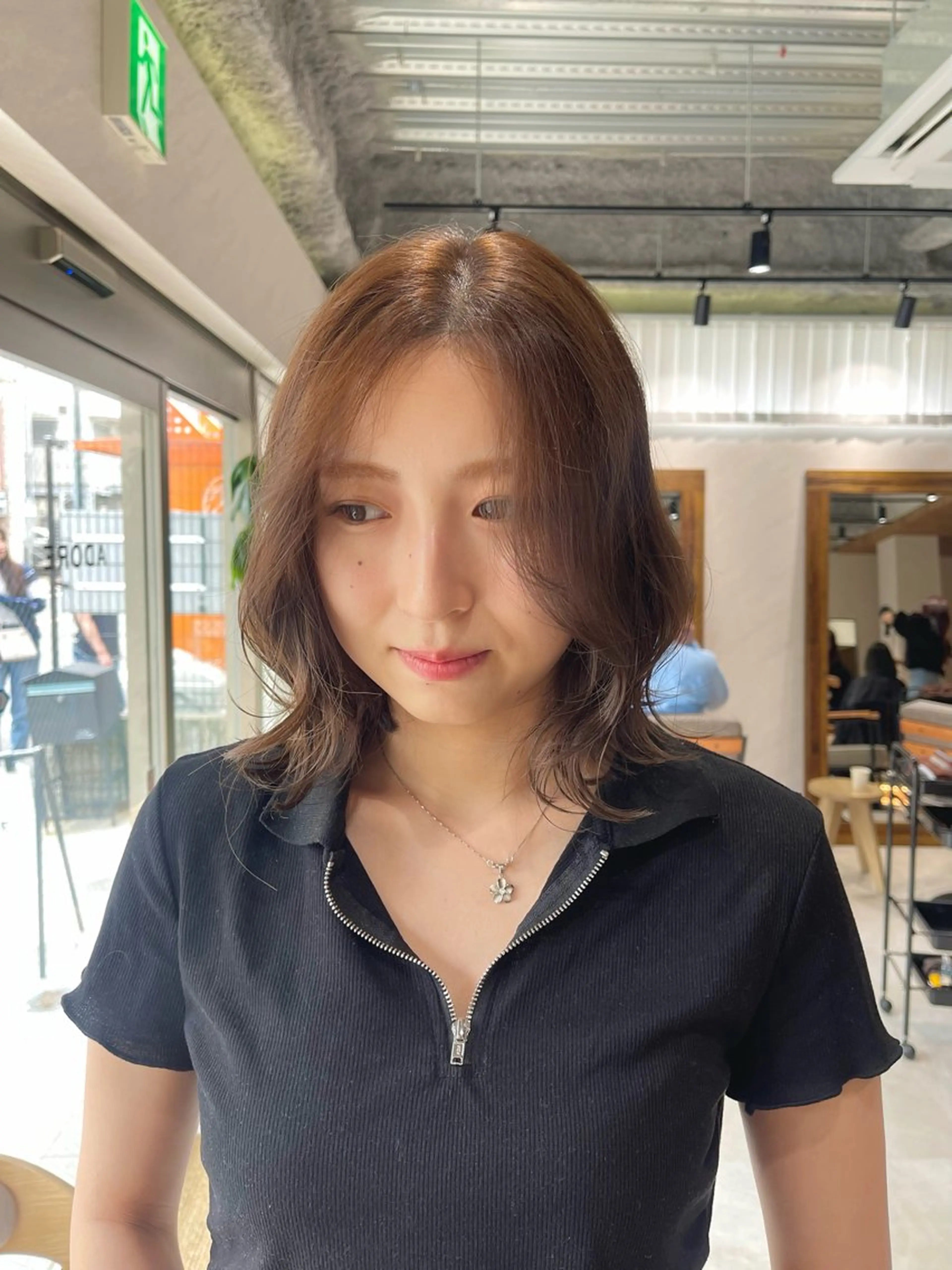 ミディアム カラー ブリーチ グレージュ ブリーチなしカラー カット ヘアカラー トリートメント 🩵ボブ/レイヤー /髪質改善🩵のヘアスタイル