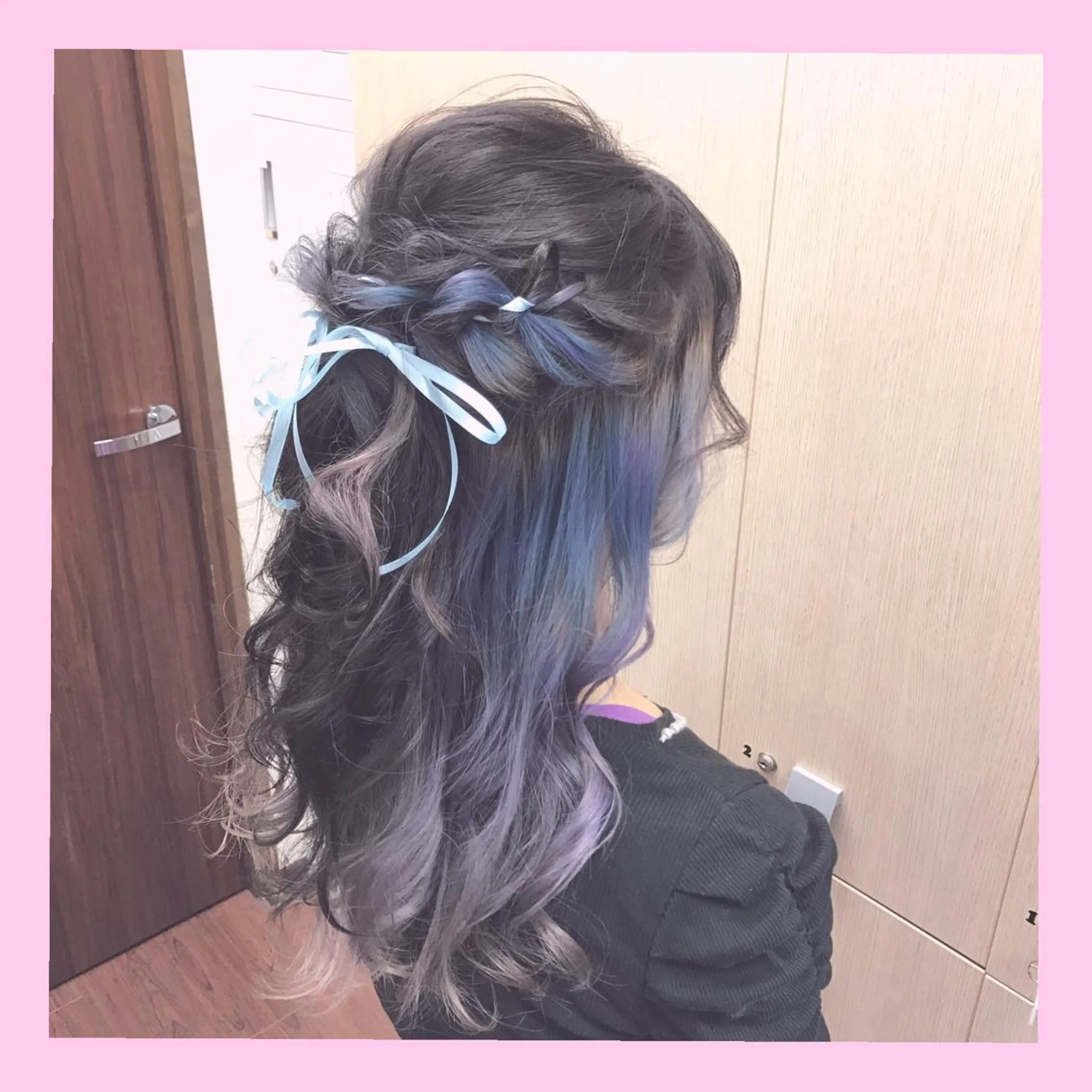 ロング ヘアアレンジ SHIN/レイヤー カット×クロスパーマのヘアスタイル