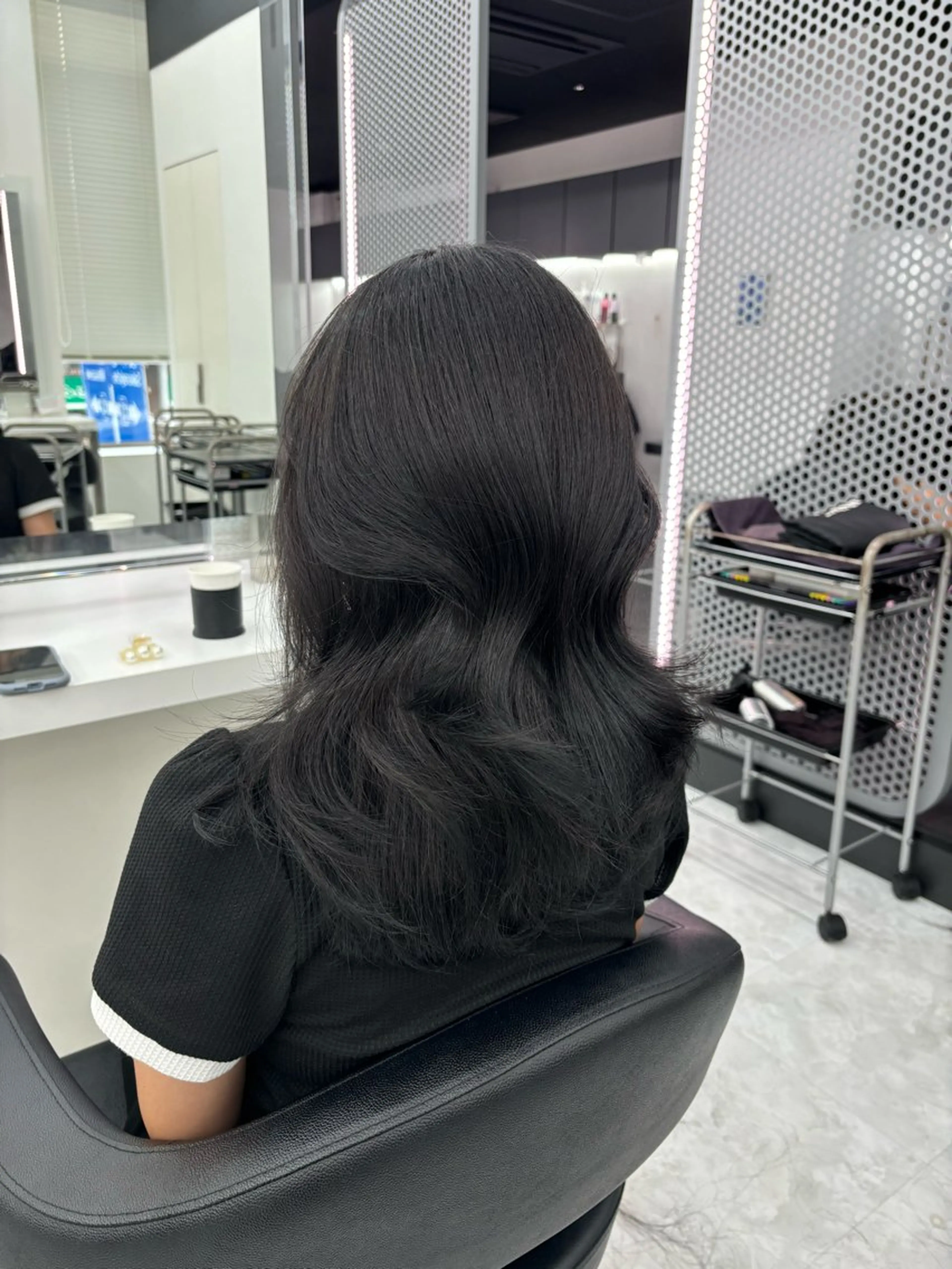 セミロング カラー カット ヘアカラー トリートメント ヘッドスパ ヘアセット 韓国レイヤー ハッシュカットのヘアスタイル